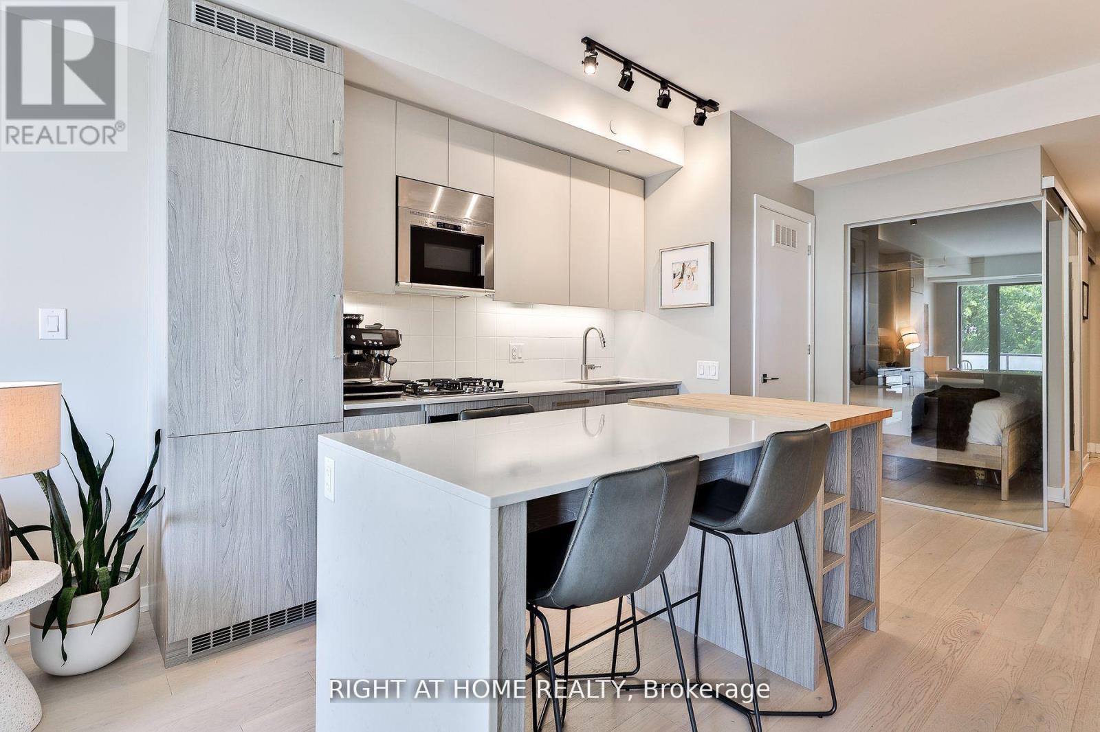 410 - 430 Roncesvalles Avenue, Toronto, Ontario  M6R 0A6 - Photo 2 - W12716848