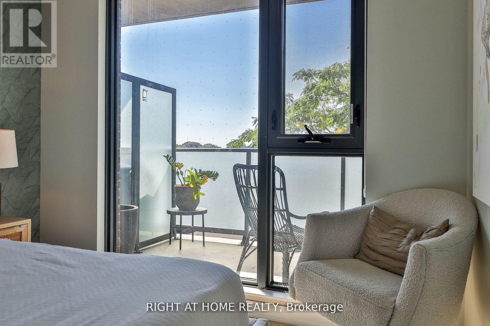 410 - 430 Roncesvalles Avenue, Toronto, Ontario  M6R 0A6 - Photo 6 - W12716848