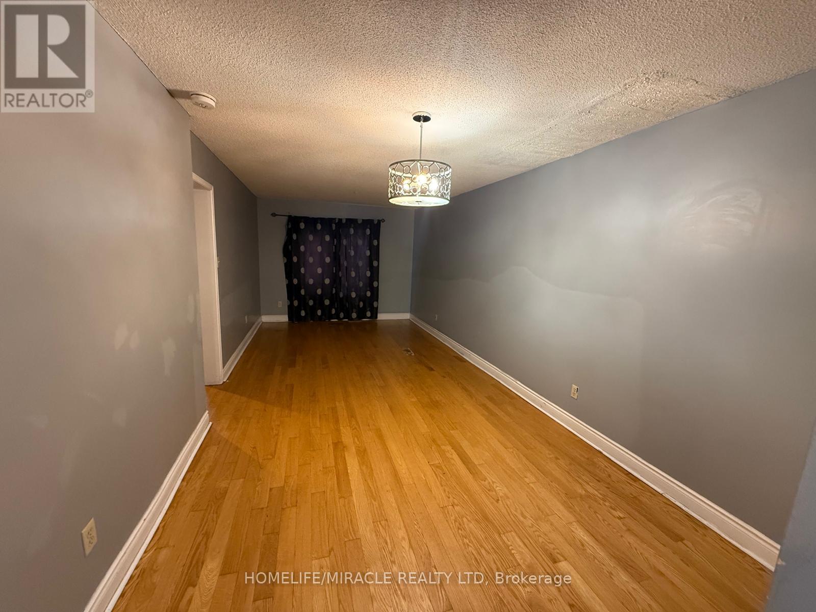 32 Hendricks Crescent, Brampton, Ontario  L6Y 4L2 - Photo 10 - W12716874