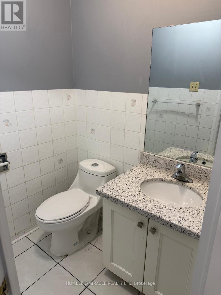 32 Hendricks Crescent, Brampton, Ontario  L6Y 4L2 - Photo 11 - W12716874