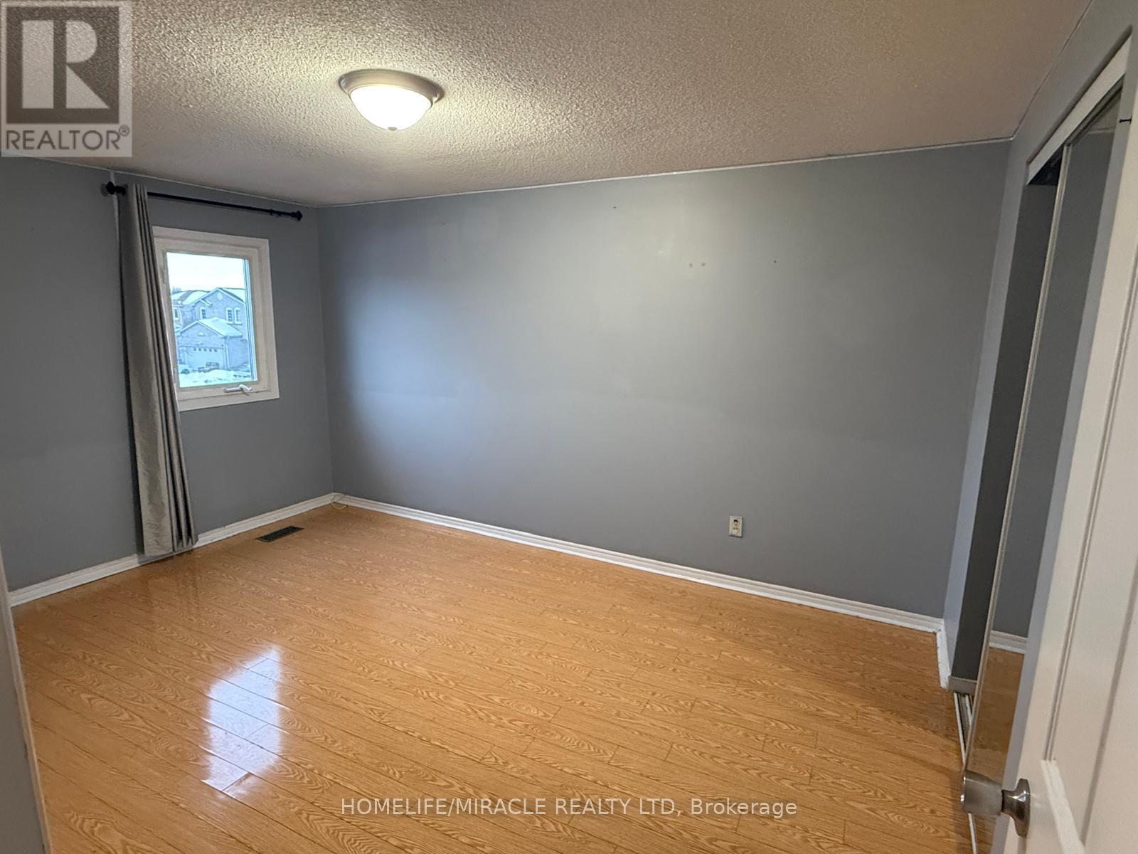 32 Hendricks Crescent, Brampton, Ontario  L6Y 4L2 - Photo 2 - W12716874