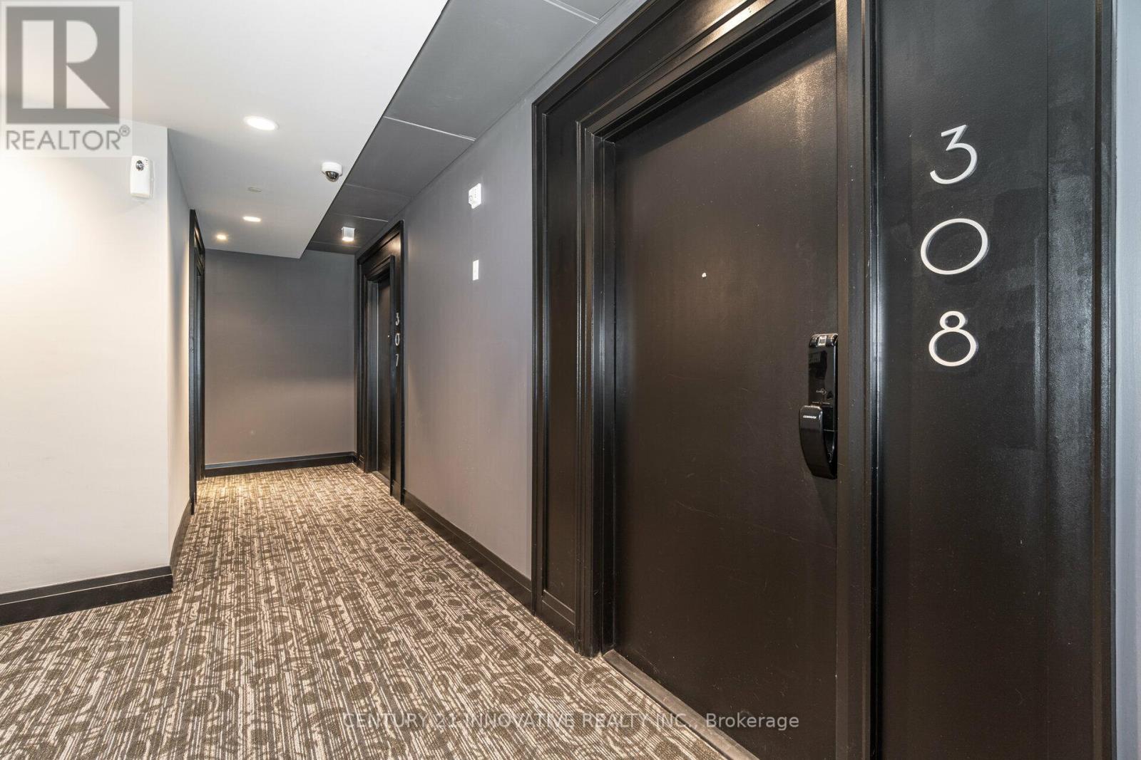 308 - 95 Dundas Street W, Oakville, Ontario  L6M 5N4 - Photo 2 - W12716904