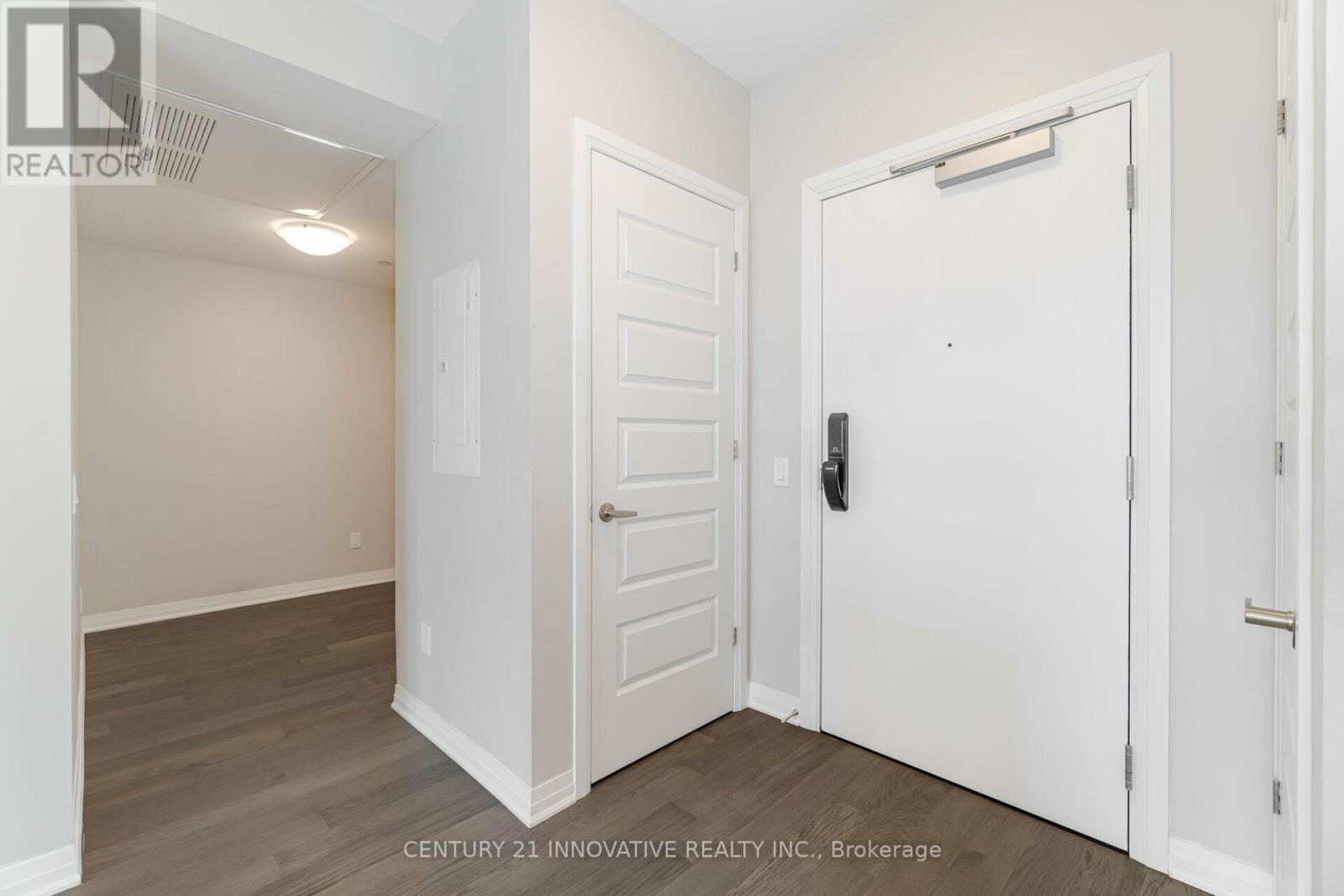 308 - 95 Dundas Street W, Oakville, Ontario  L6M 5N4 - Photo 3 - W12716904