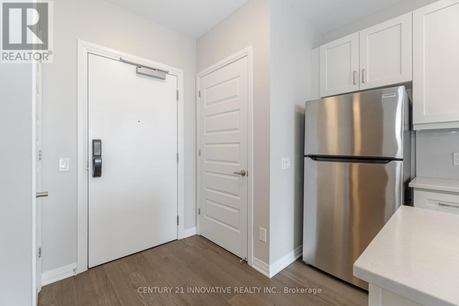 308 - 95 Dundas Street W, Oakville, Ontario  L6M 5N4 - Photo 4 - W12716904