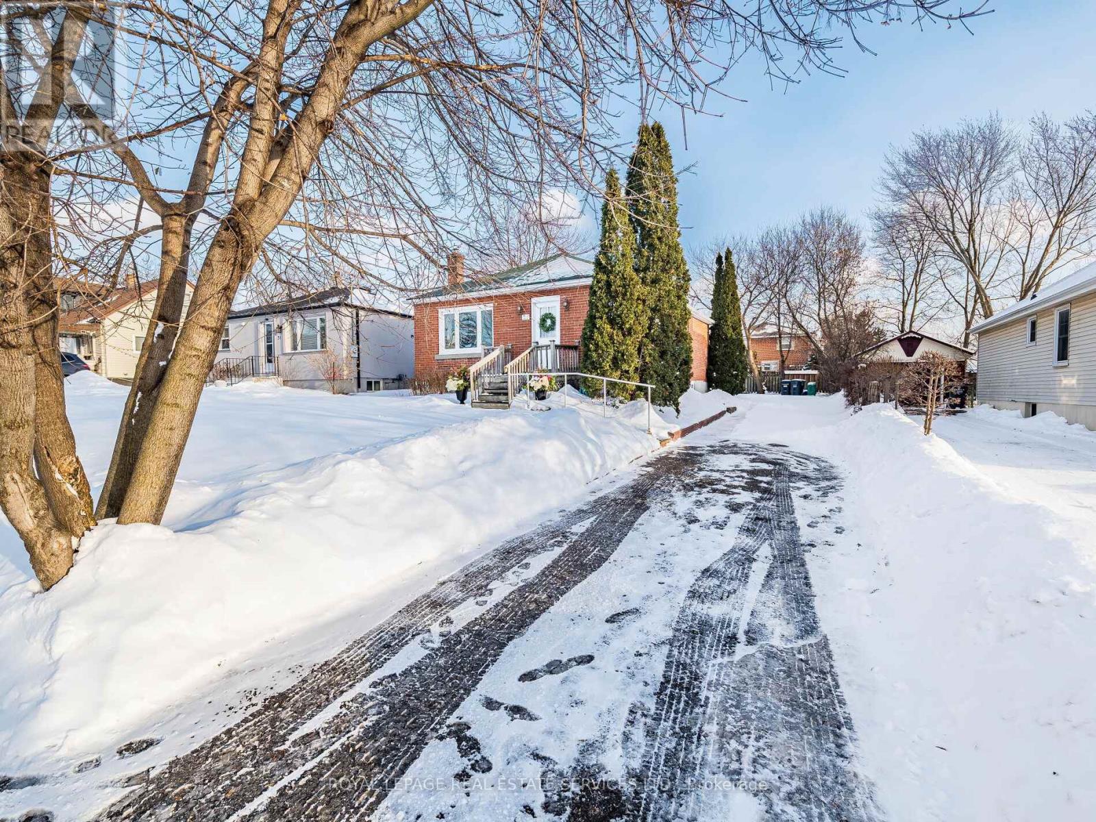 29 Woodward Avenue Se, Brampton, Ontario  L6V 1K2 - Photo 2 - W12716930