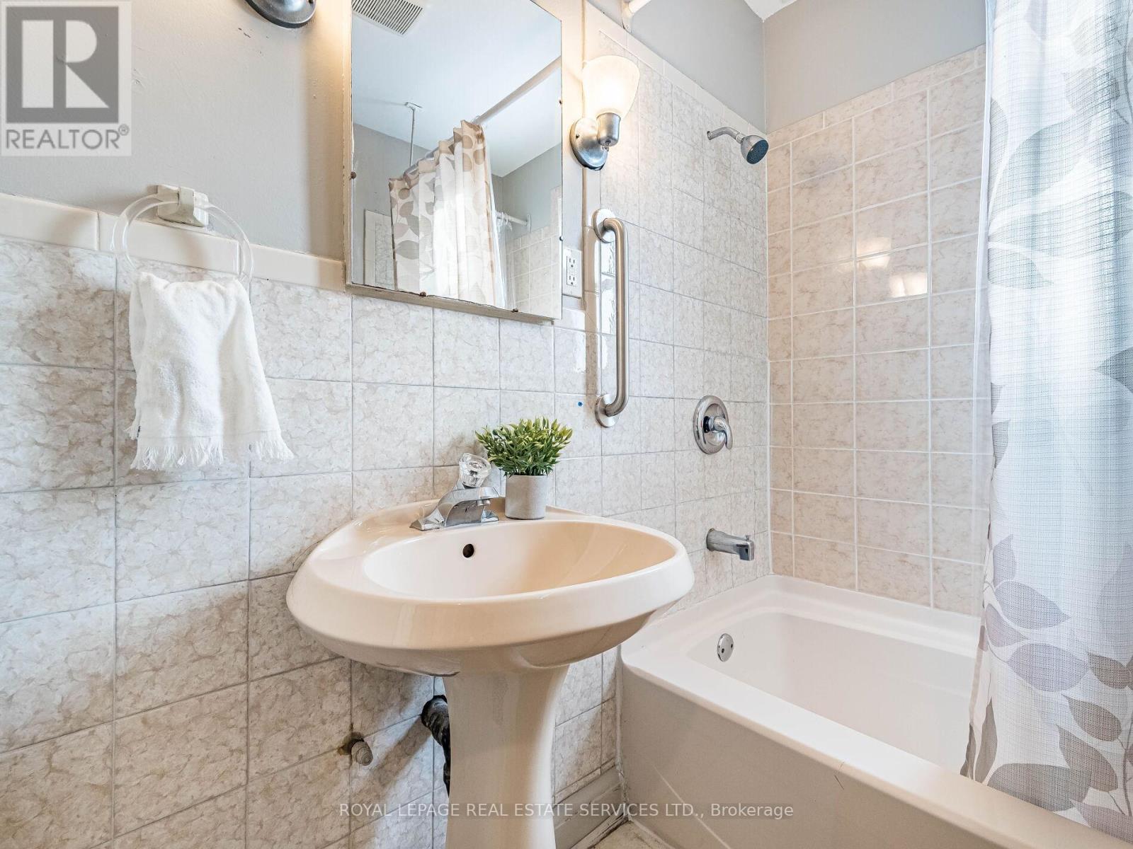 29 Woodward Avenue Se, Brampton, Ontario  L6V 1K2 - Photo 20 - W12716930