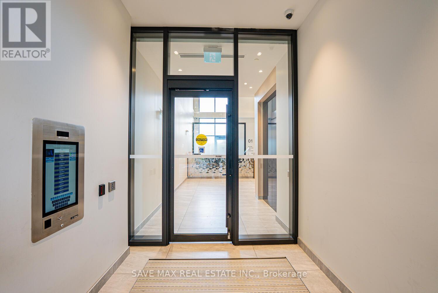 916 - 86 Dundas Street E, Mississauga, Ontario  L5A 1W4 - Photo 4 - W12716944