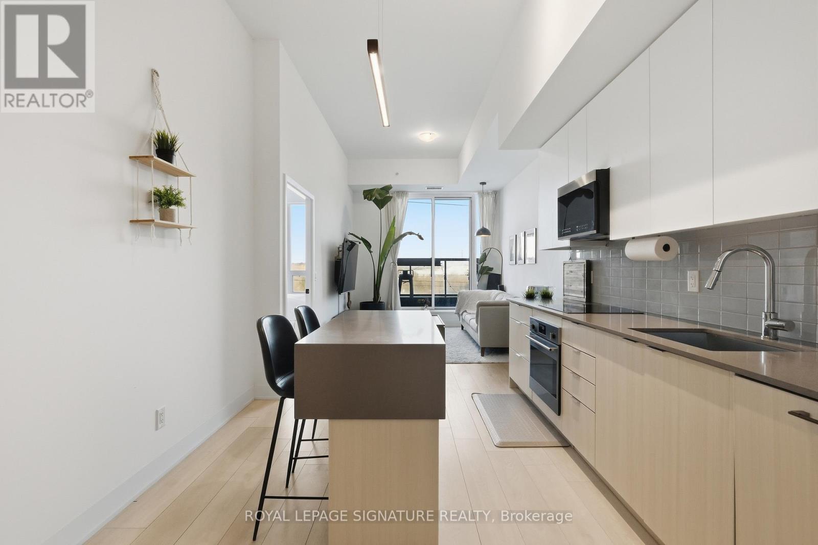 214 - 2489 Taunton Road, Oakville, Ontario  L6H 3R9 - Photo 6 - W12717022