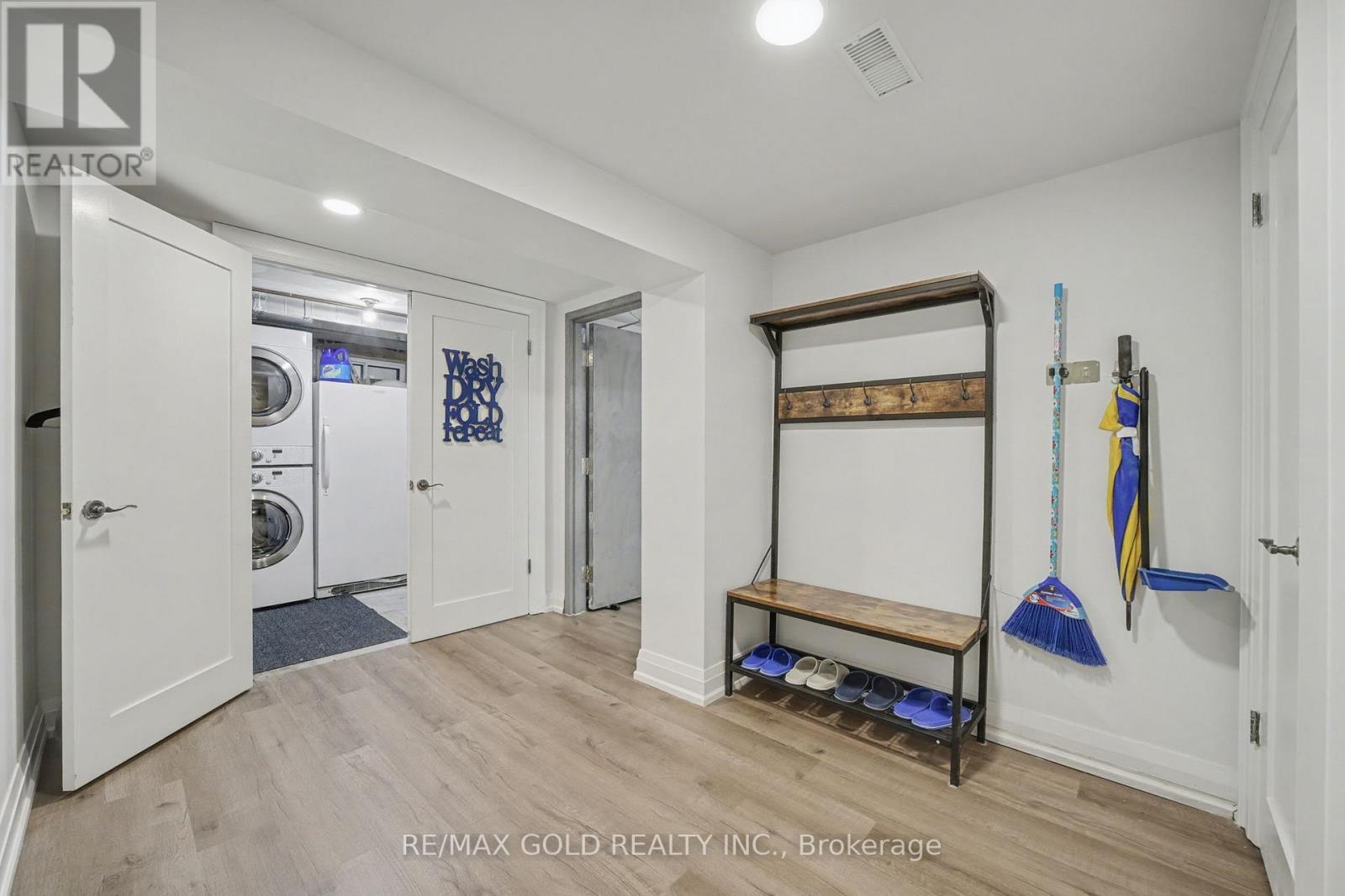 607 Drymen Crescent, Mississauga, Ontario  L5G 2N9 - Photo 19 - W12717026