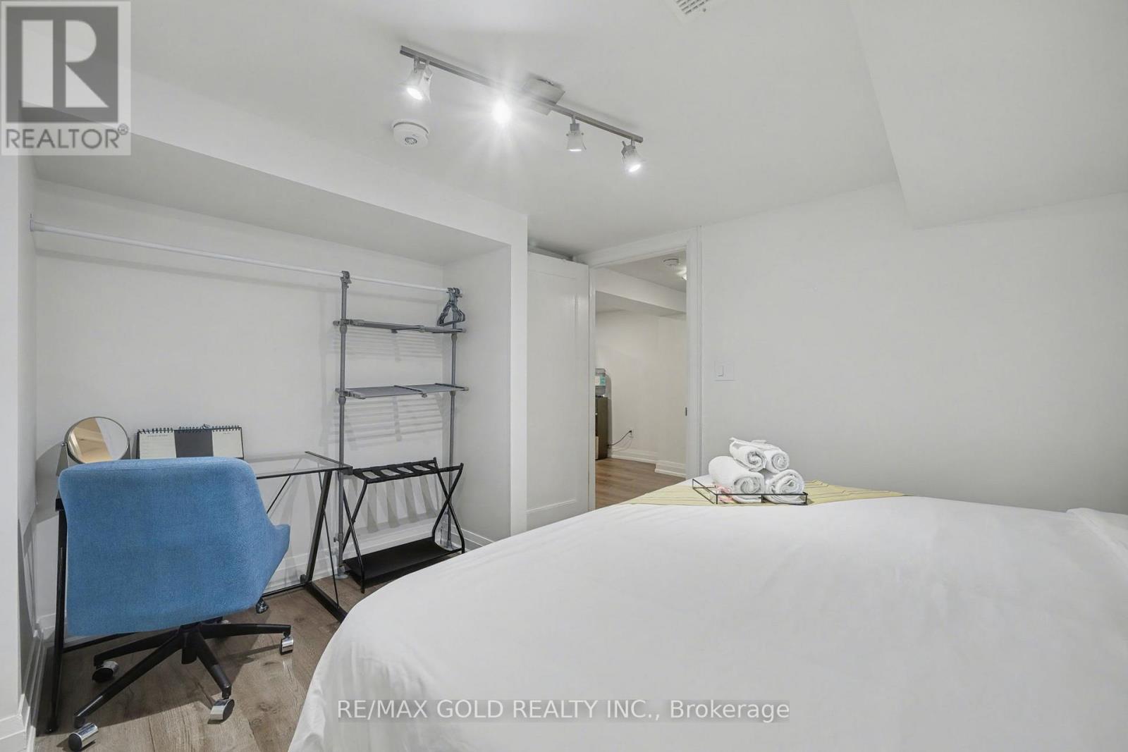 607 Drymen Crescent, Mississauga, Ontario  L5G 2N9 - Photo 21 - W12717026