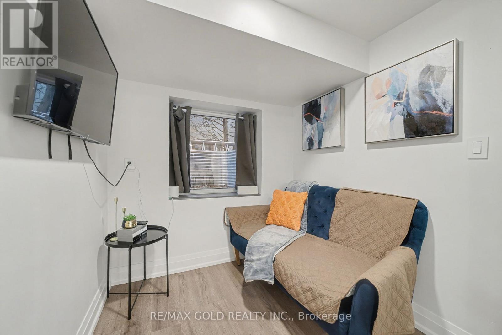 607 Drymen Crescent, Mississauga, Ontario  L5G 2N9 - Photo 5 - W12717026