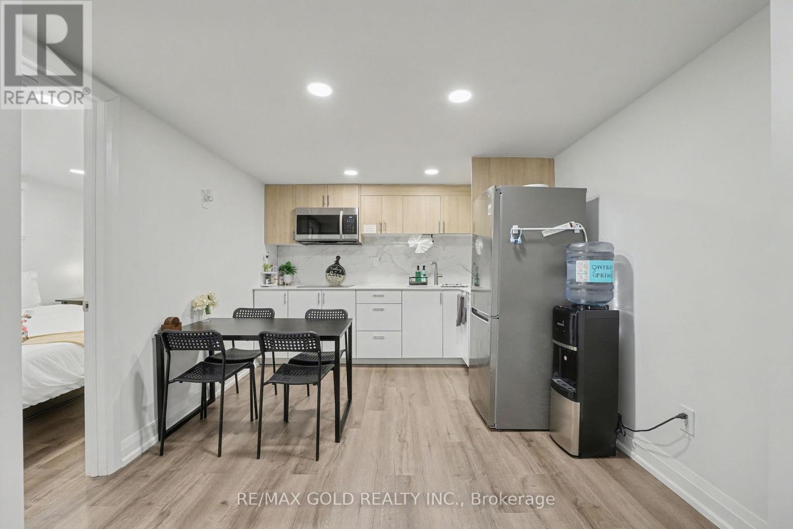 607 Drymen Crescent, Mississauga, Ontario  L5G 2N9 - Photo 6 - W12717026