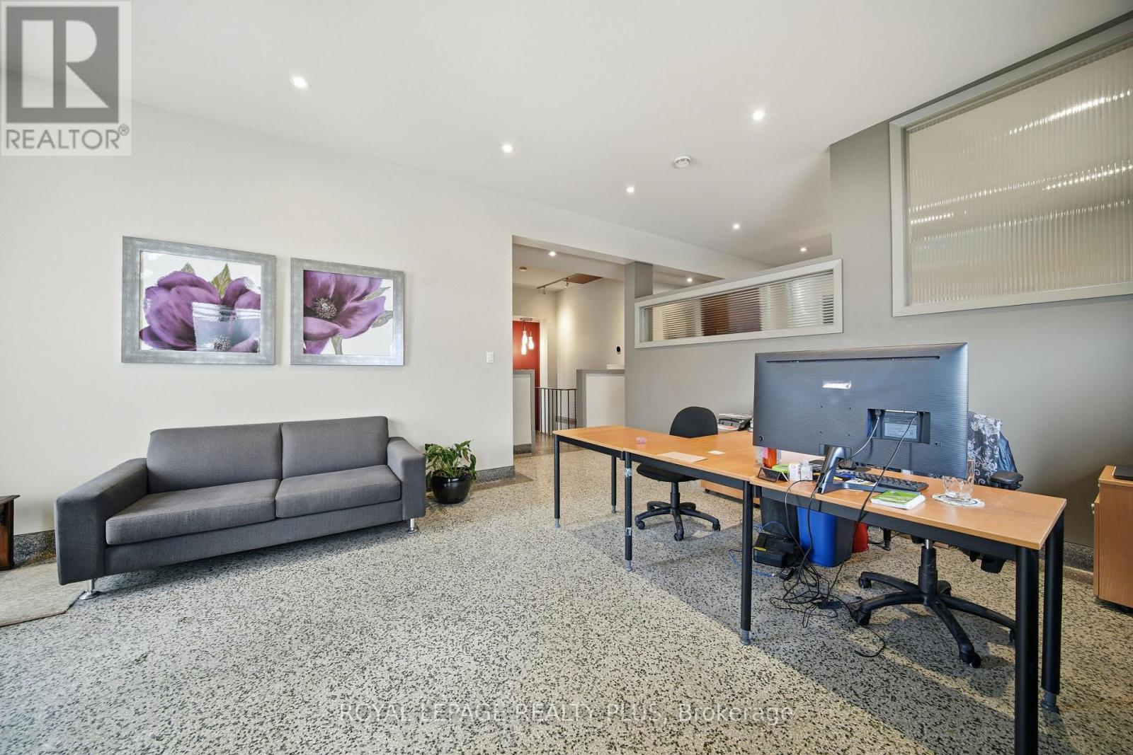 Office - 181 Lakeshore Road E, Mississauga, Ontario  L5G 1G2 - Photo 10 - W12717038