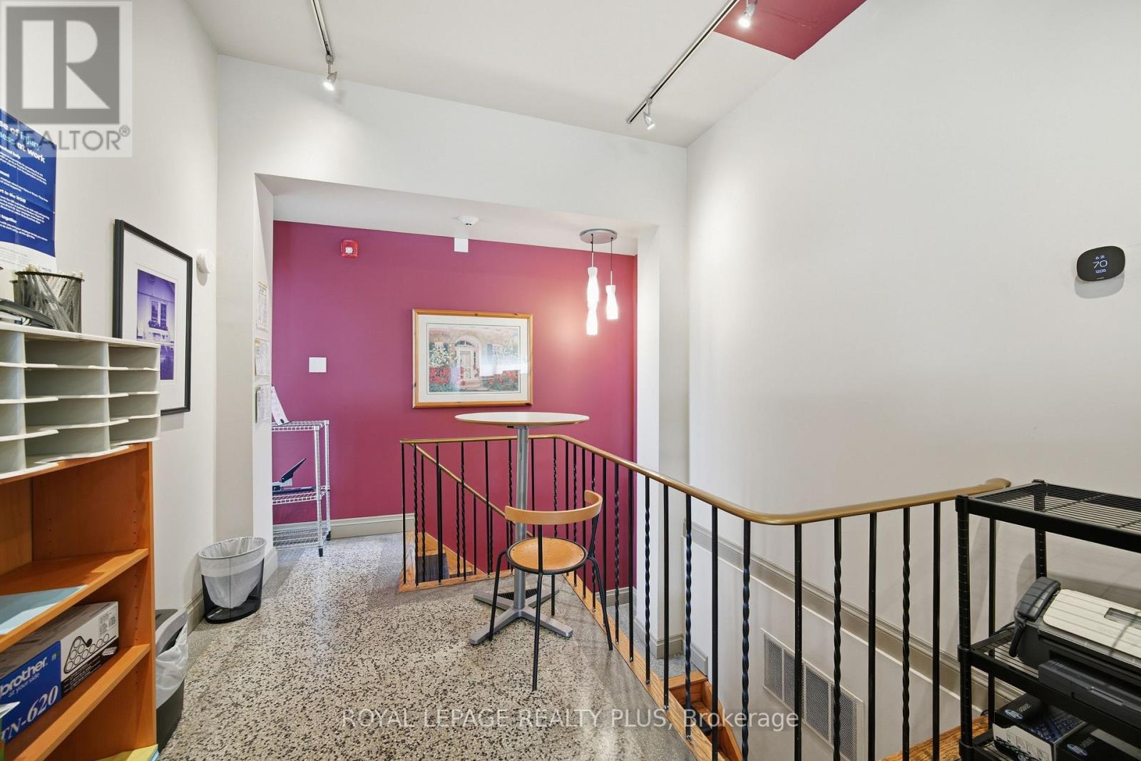 Office - 181 Lakeshore Road E, Mississauga, Ontario  L5G 1G2 - Photo 14 - W12717038