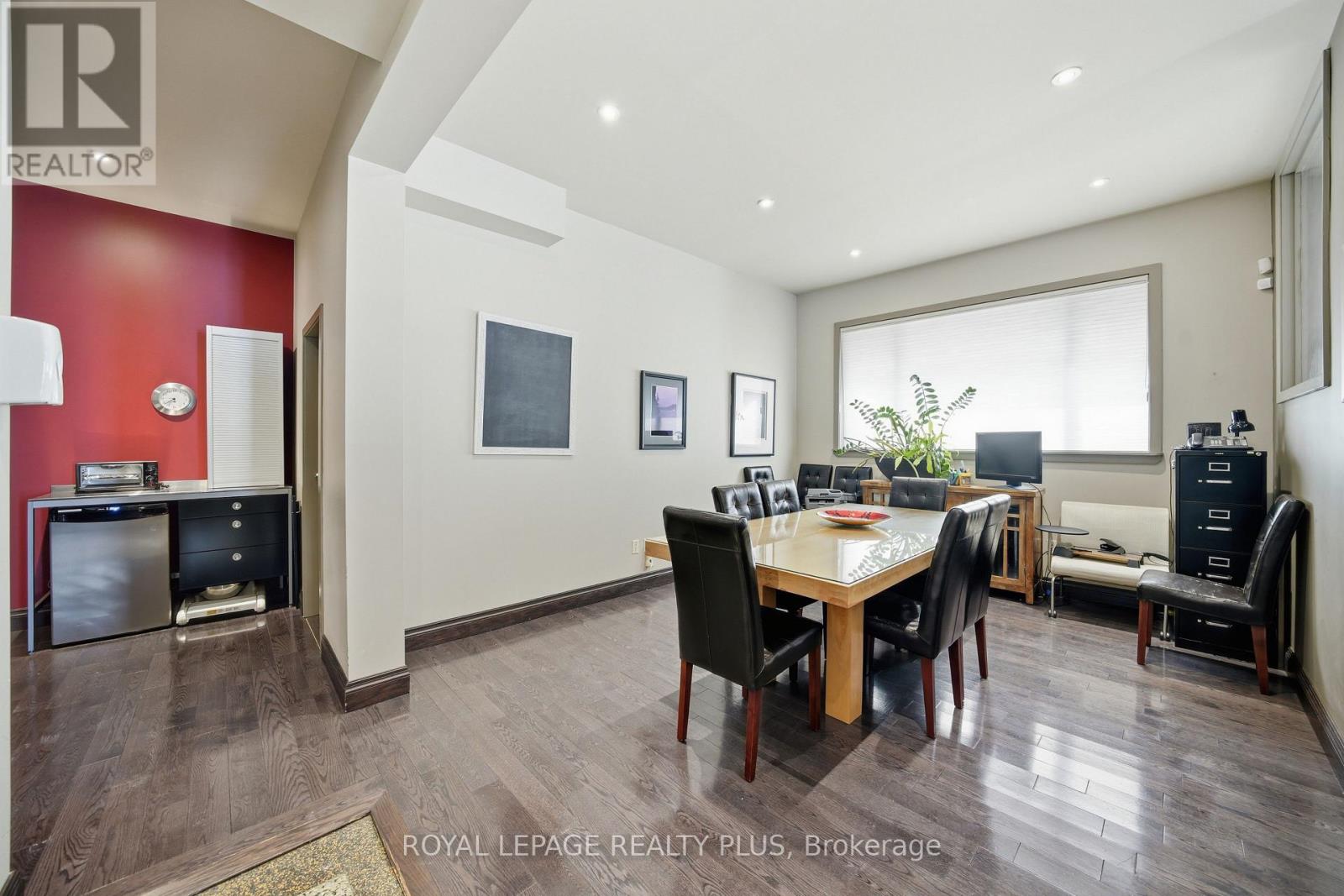 Office - 181 Lakeshore Road E, Mississauga, Ontario  L5G 1G2 - Photo 17 - W12717038