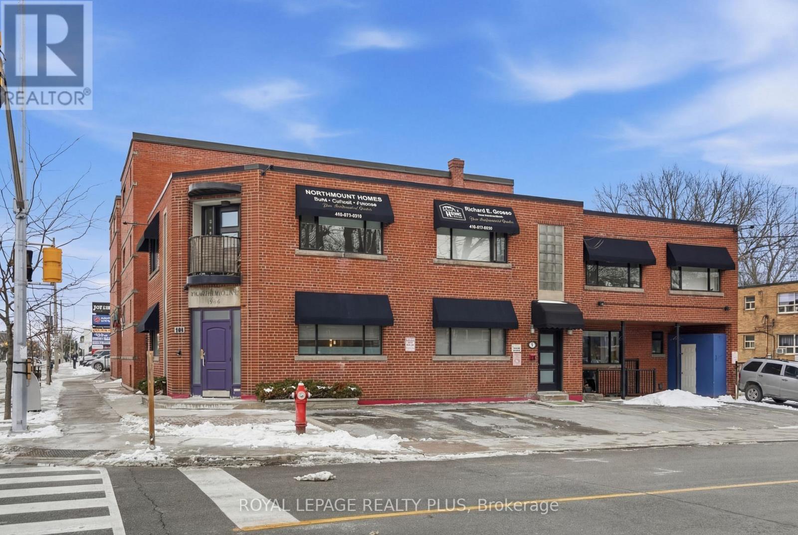 Office - 181 Lakeshore Road E, Mississauga, Ontario  L5G 1G2 - Photo 2 - W12717038