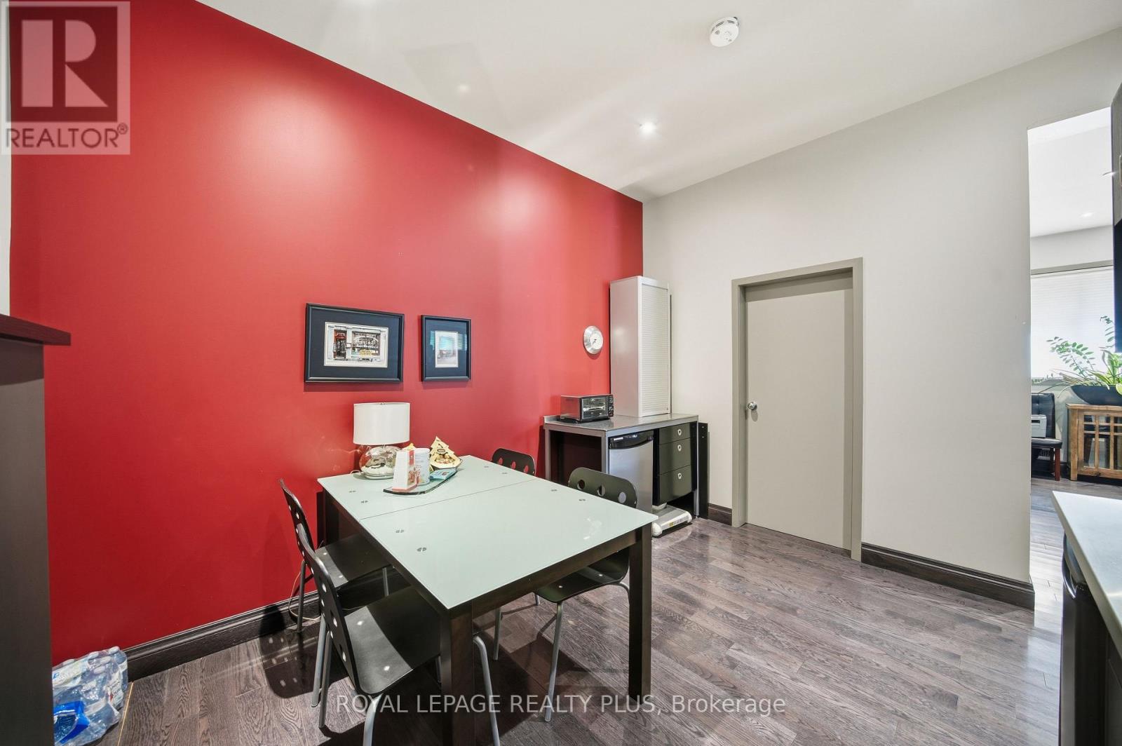 Office - 181 Lakeshore Road E, Mississauga, Ontario  L5G 1G2 - Photo 22 - W12717038