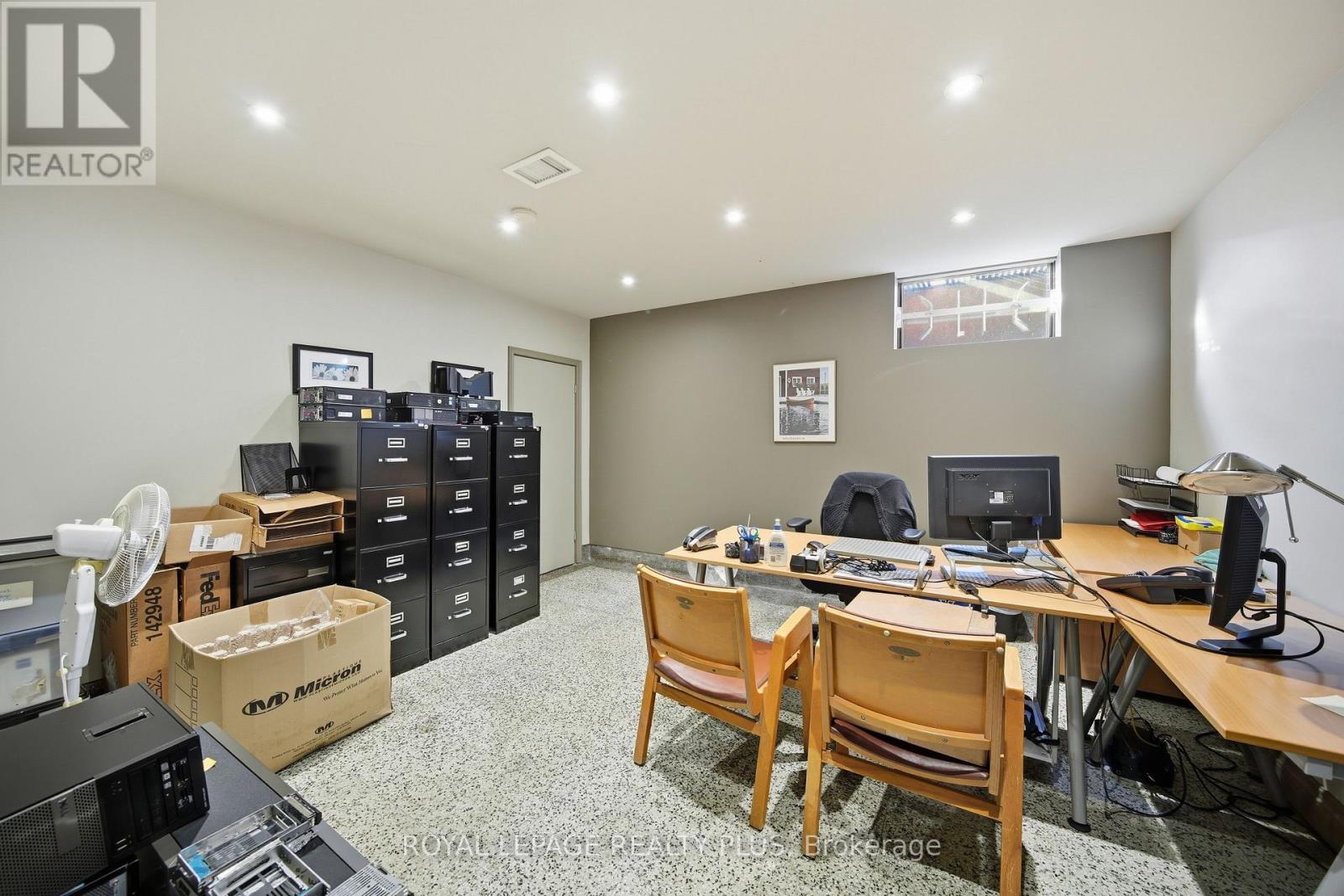 Office - 181 Lakeshore Road E, Mississauga, Ontario  L5G 1G2 - Photo 31 - W12717038