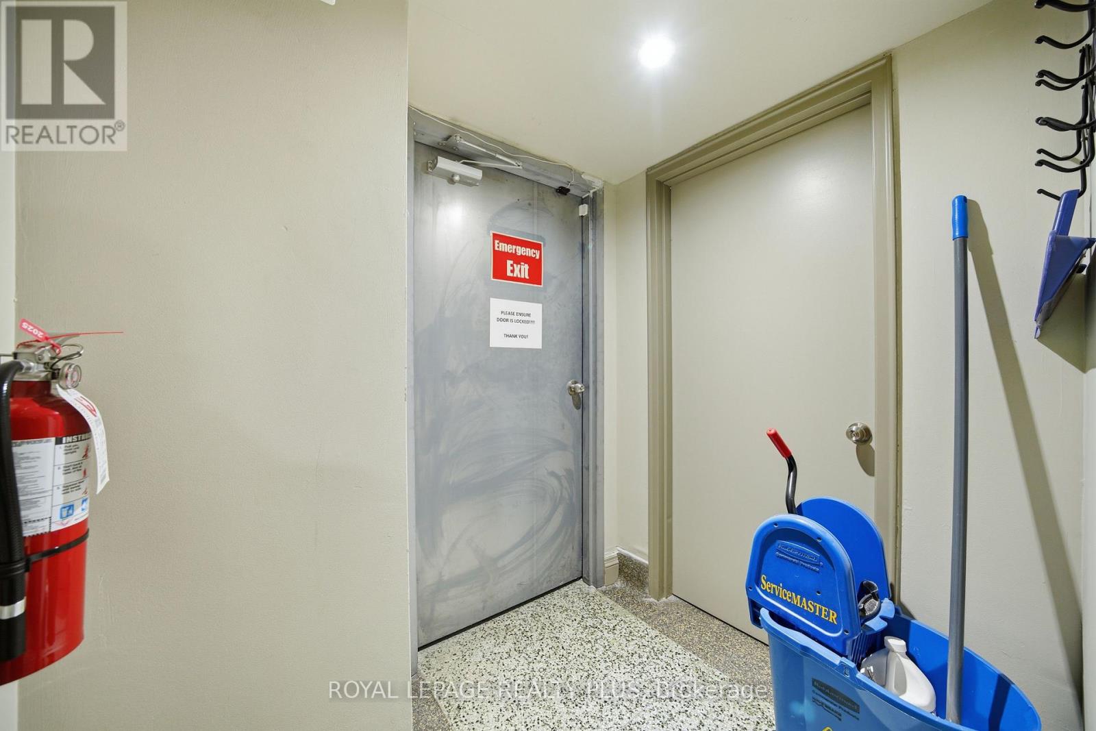 Office - 181 Lakeshore Road E, Mississauga, Ontario  L5G 1G2 - Photo 36 - W12717038