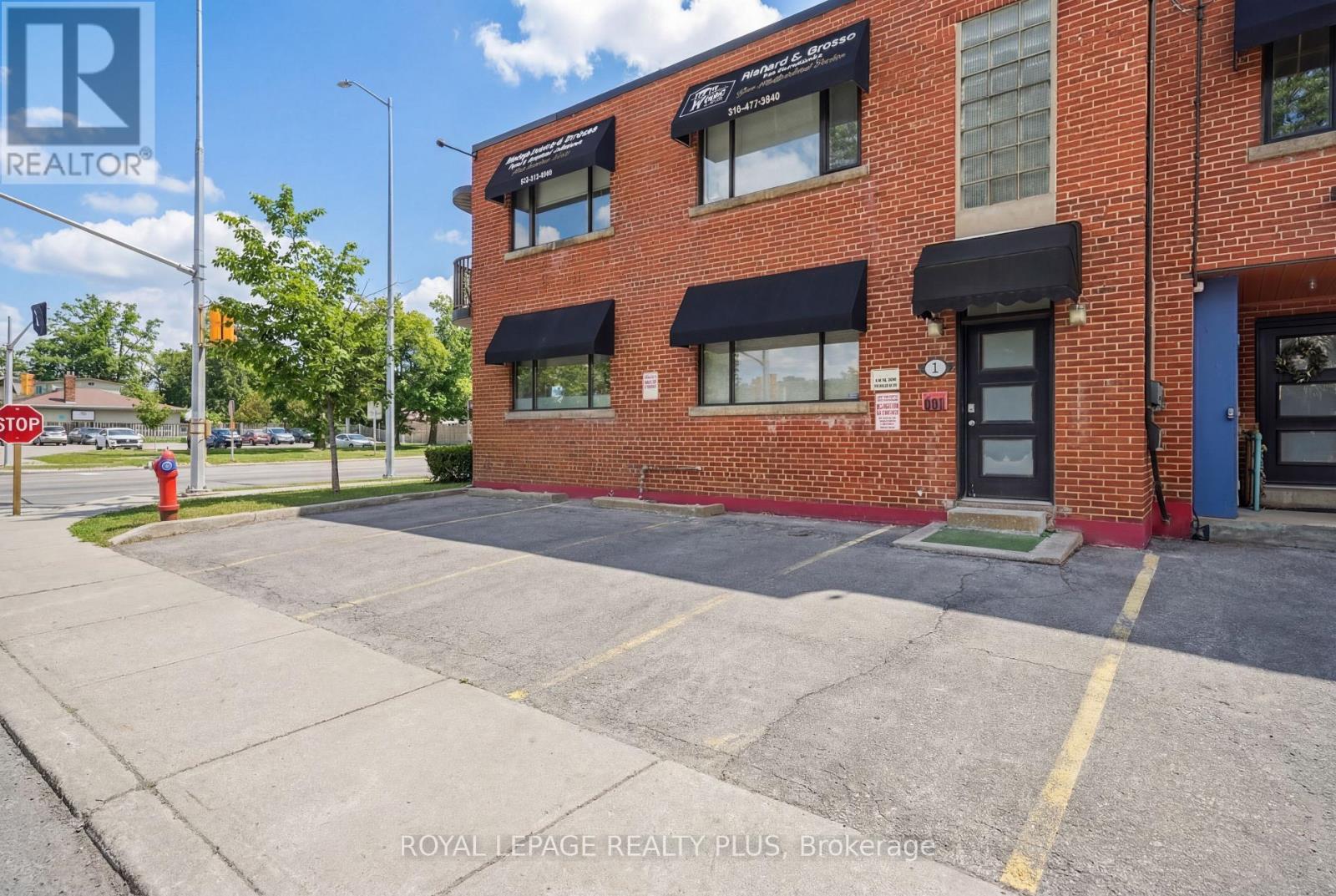 Office - 181 Lakeshore Road E, Mississauga, Ontario  L5G 1G2 - Photo 40 - W12717038