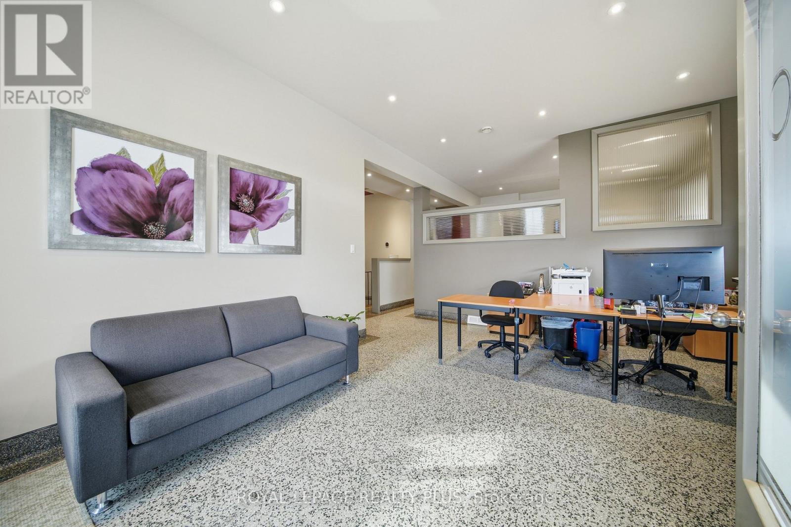 Office - 181 Lakeshore Road E, Mississauga, Ontario  L5G 1G2 - Photo 9 - W12717038