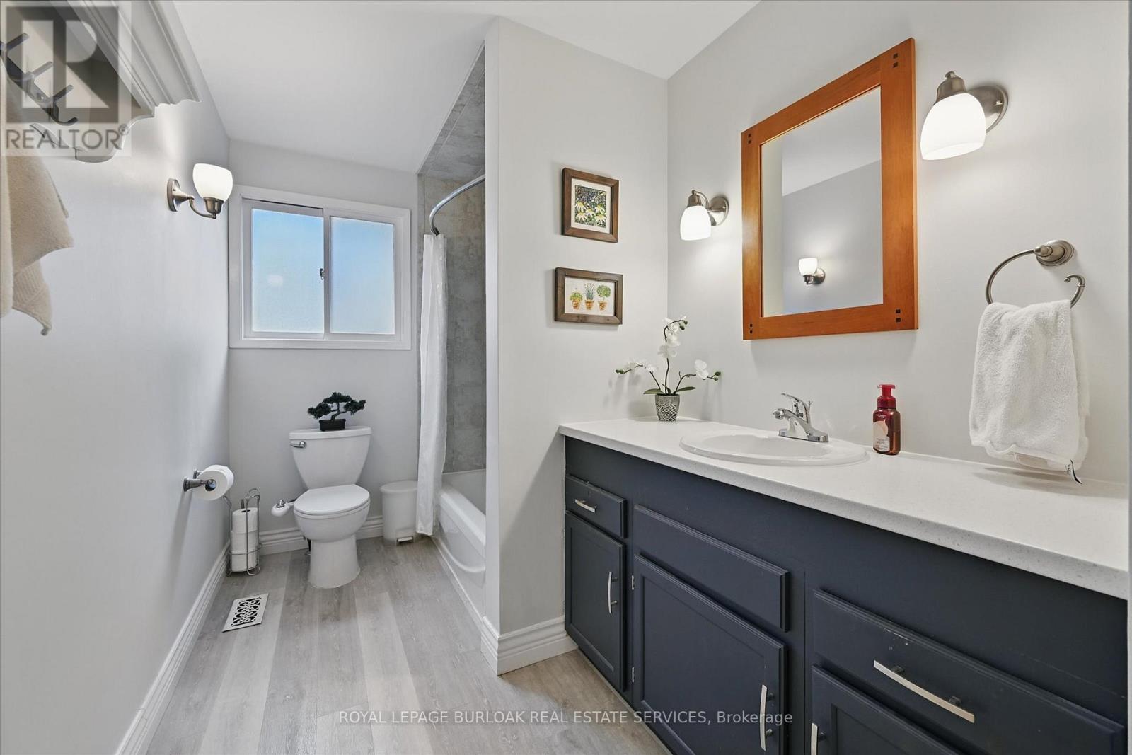 768 King Road, Burlington, Ontario  L7T 3K6 - Photo 22 - W12717048