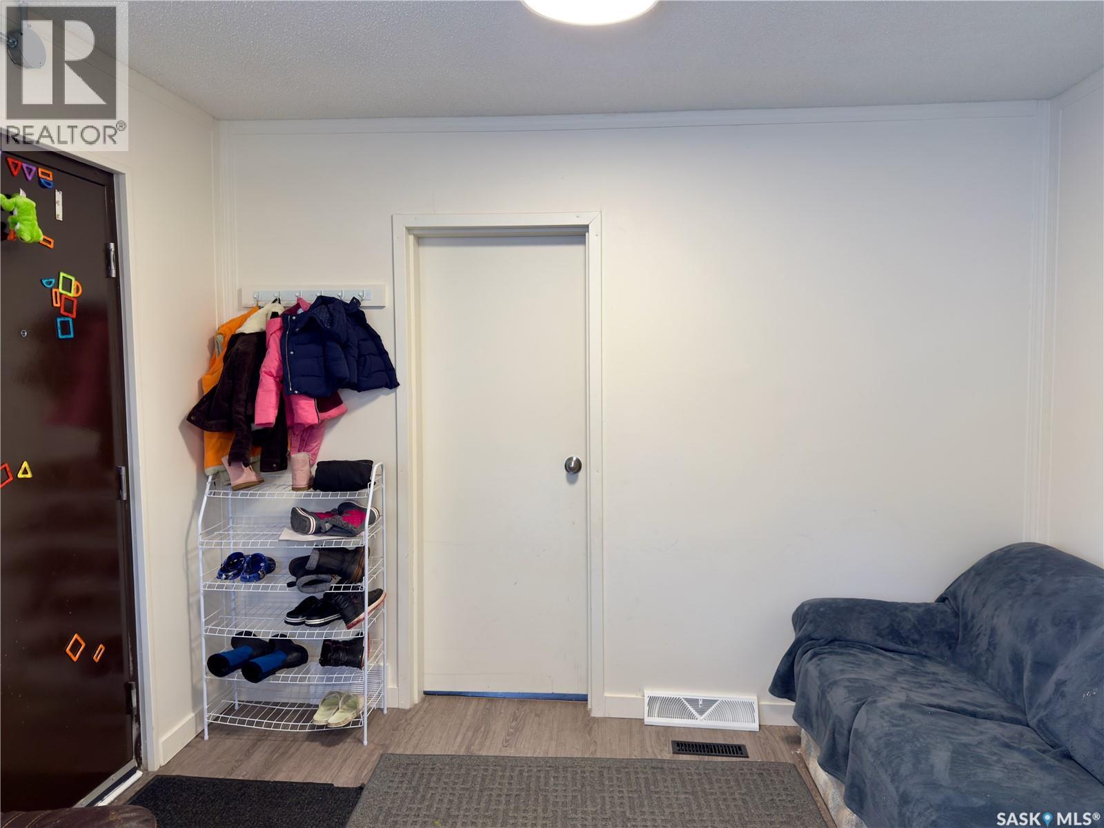 849 2nd Street E, Prince Albert, Saskatchewan  S6V 0G2 - Photo 5 - SK027118