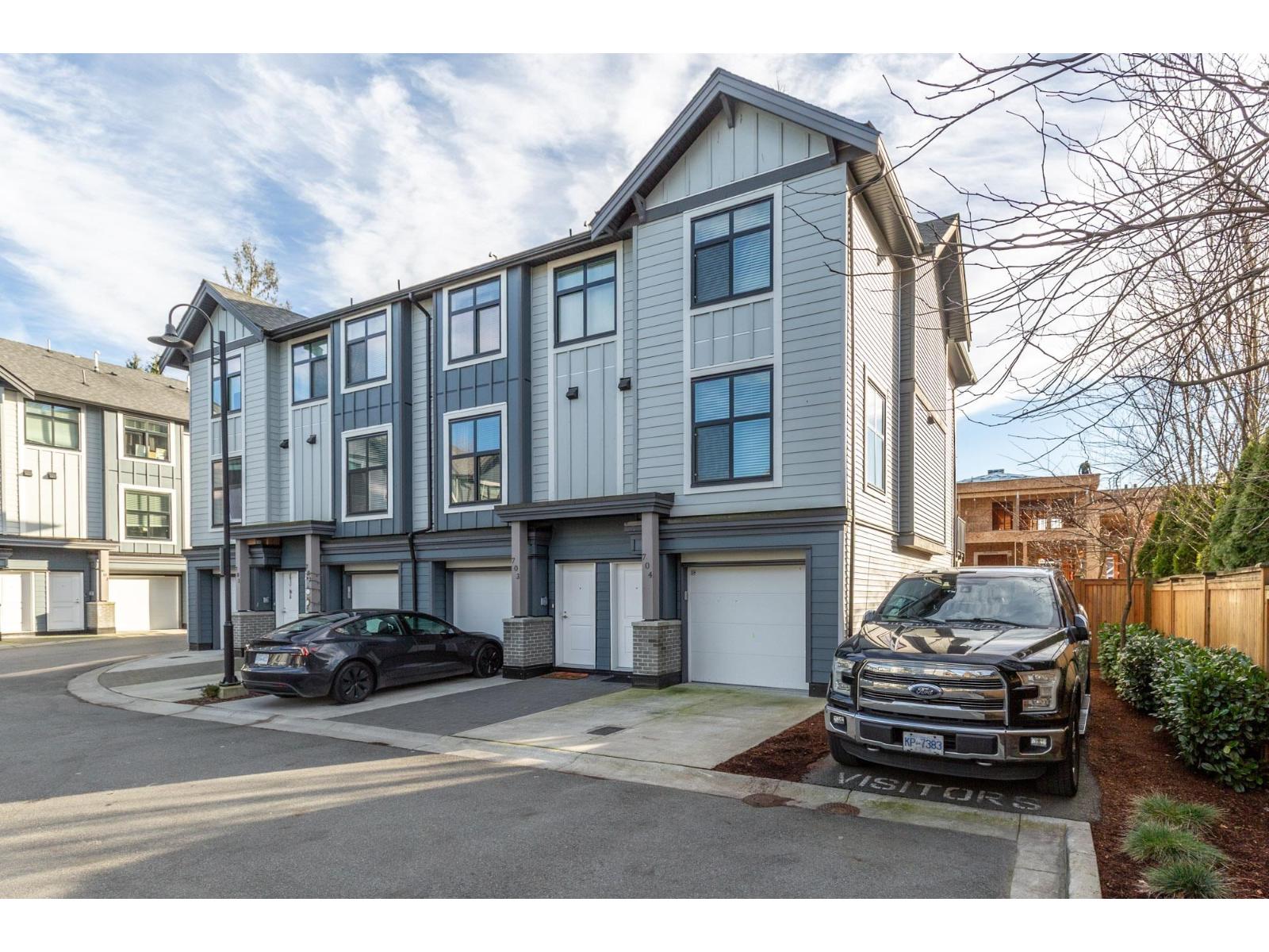 704 2267 Mckenzie Road, Abbotsford, British Columbia V2S 0M9 - Photo 2 - R3081089