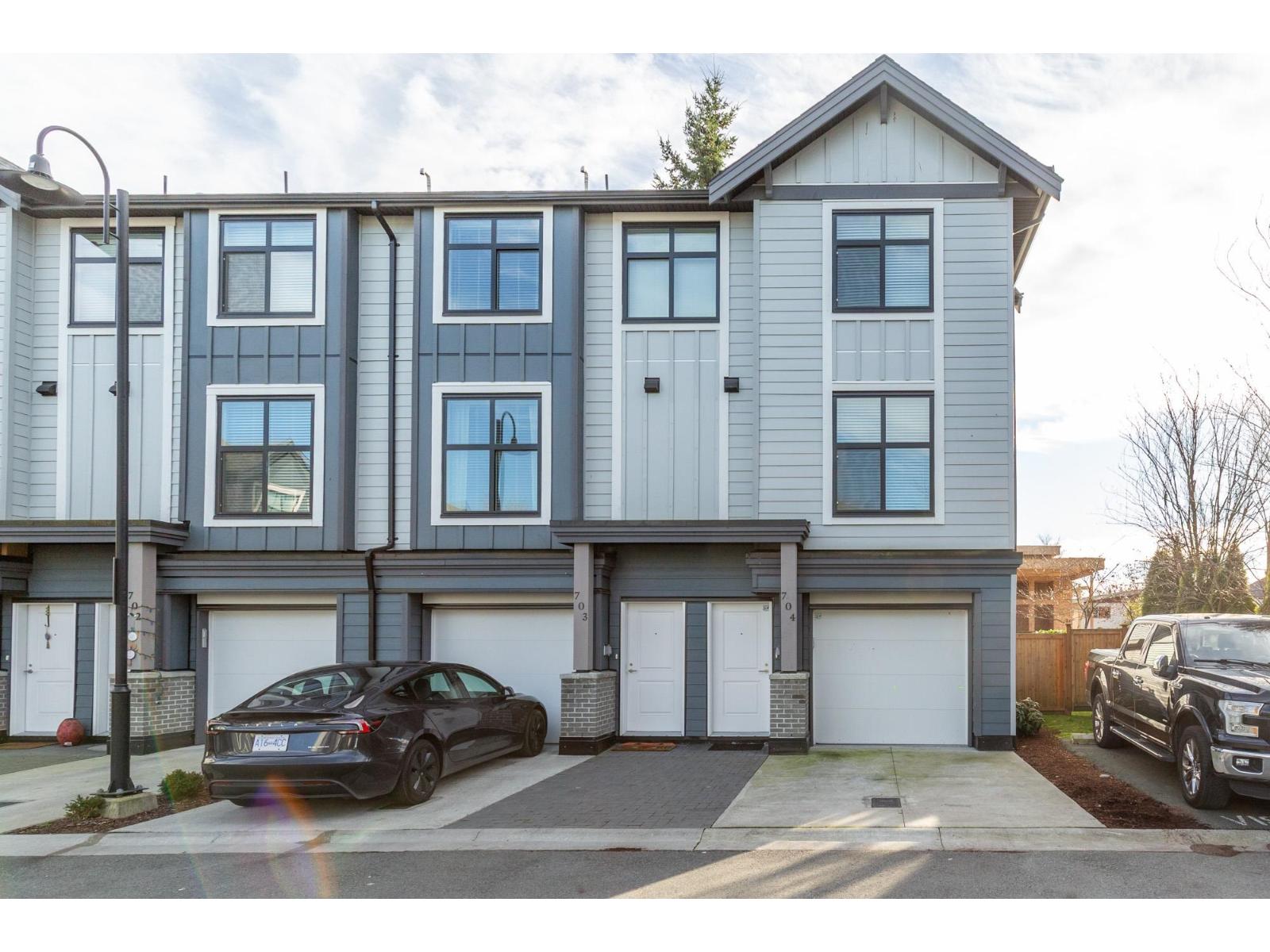 704 2267 Mckenzie Road, Abbotsford, British Columbia V2S 0M9 - Photo 1 - R3081089