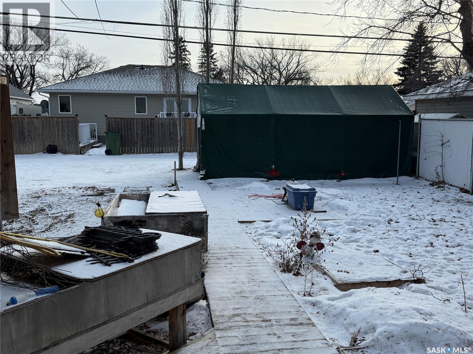 1035 Carleton Street, Moose Jaw, Saskatchewan  S6H 3A3 - Photo 3 - SK027182