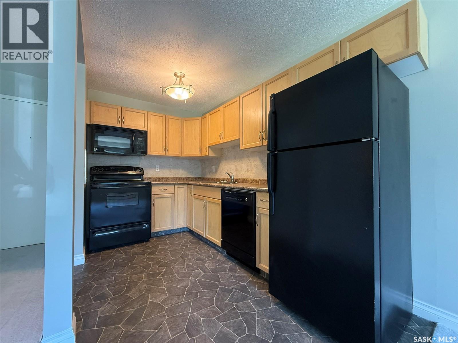 3 1811 8th Avenue N, Regina, Saskatchewan  S4R 0G5 - Photo 8 - SK027065