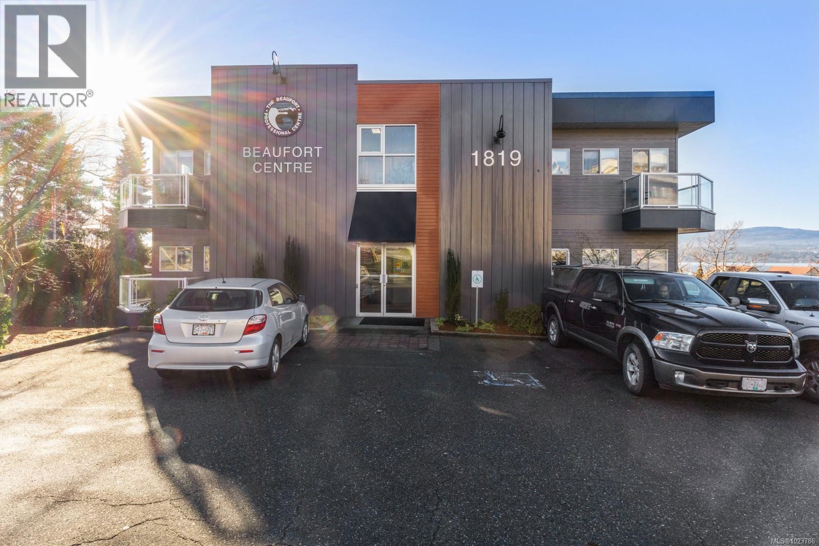 205 1819 Beaufort Ave, Comox, British Columbia  V9M 1R9 - Photo 12 - 1023786