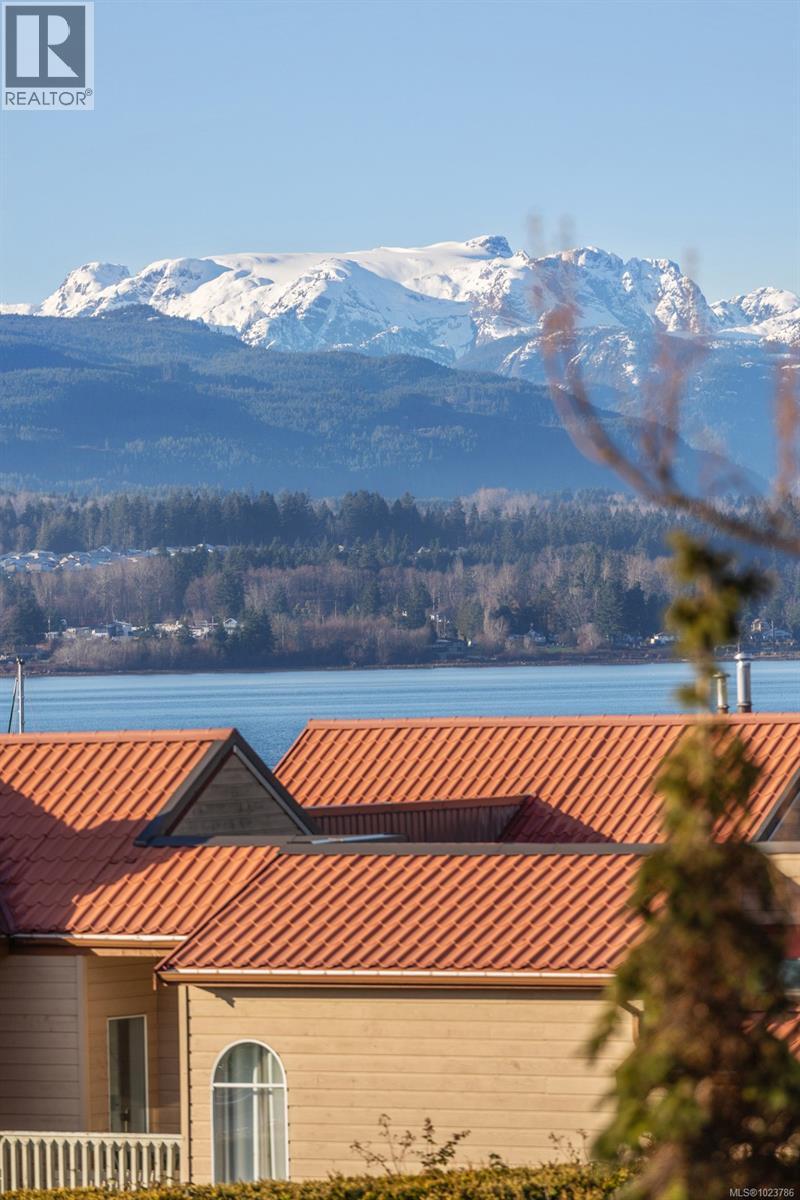 205 1819 Beaufort Ave, Comox, British Columbia  V9M 1R9 - Photo 17 - 1023786
