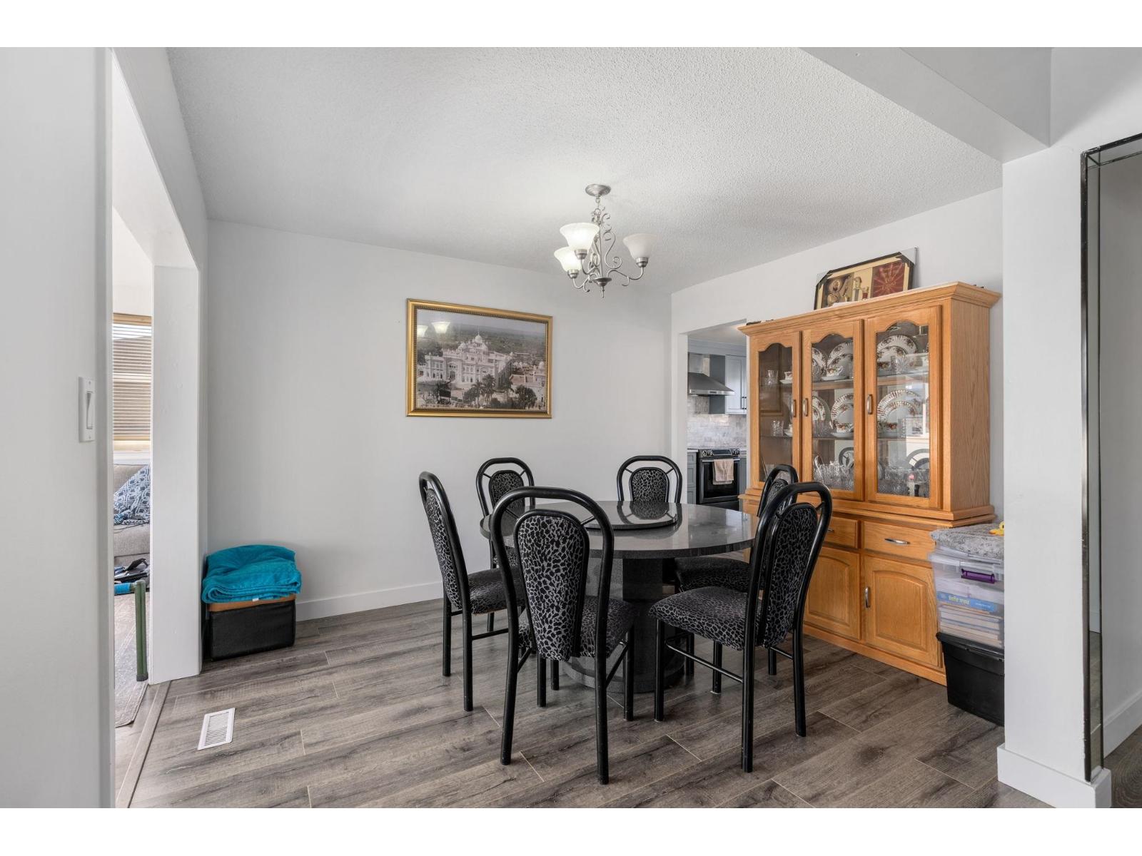 7923 122a Street, Surrey, British Columbia  V3W 3T4 - Photo 9 - R3081296