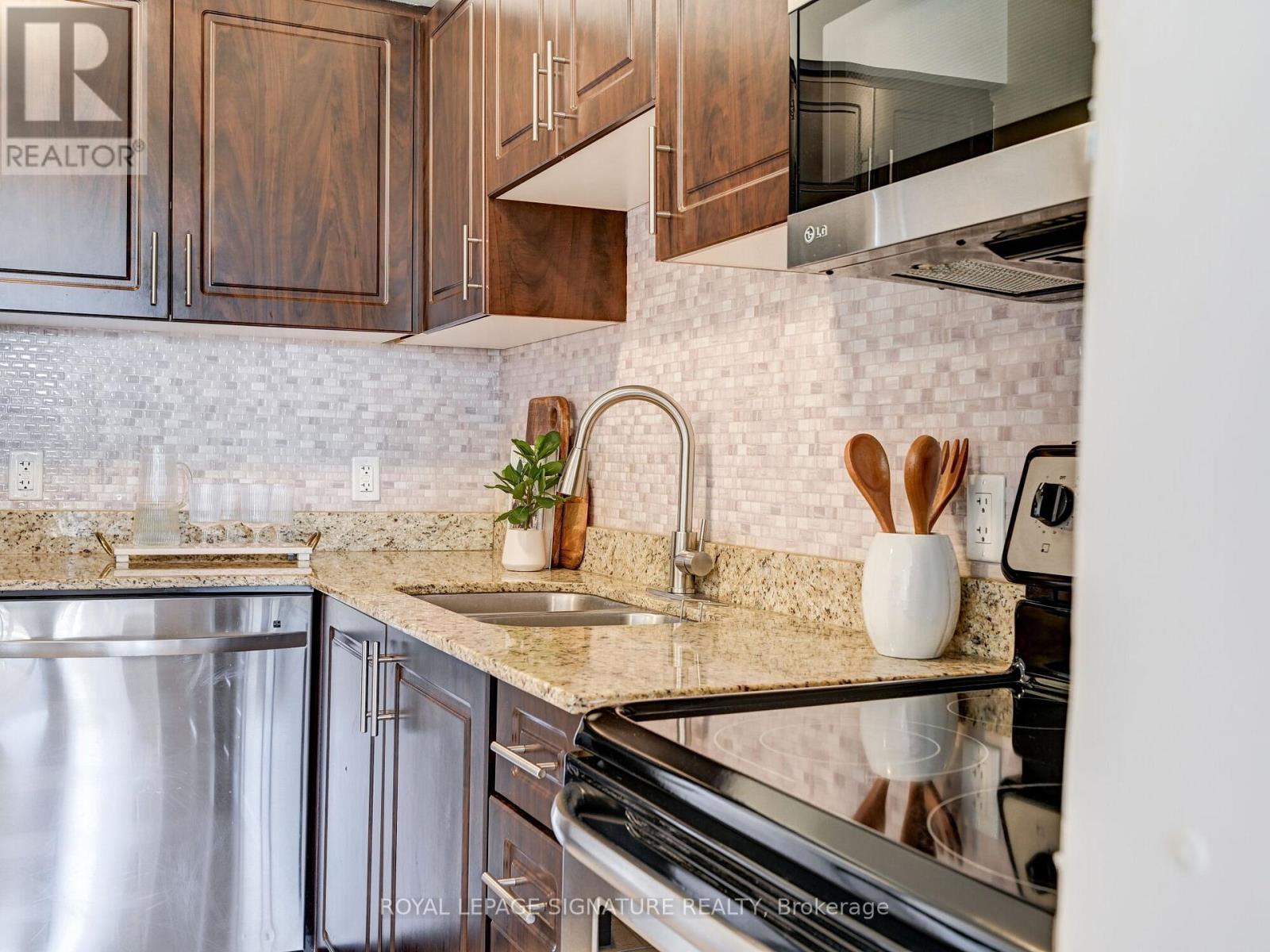 205 - 886 Golf Links Road, Hamilton, Ontario  L9K 1J8 - Photo 7 - X12716748