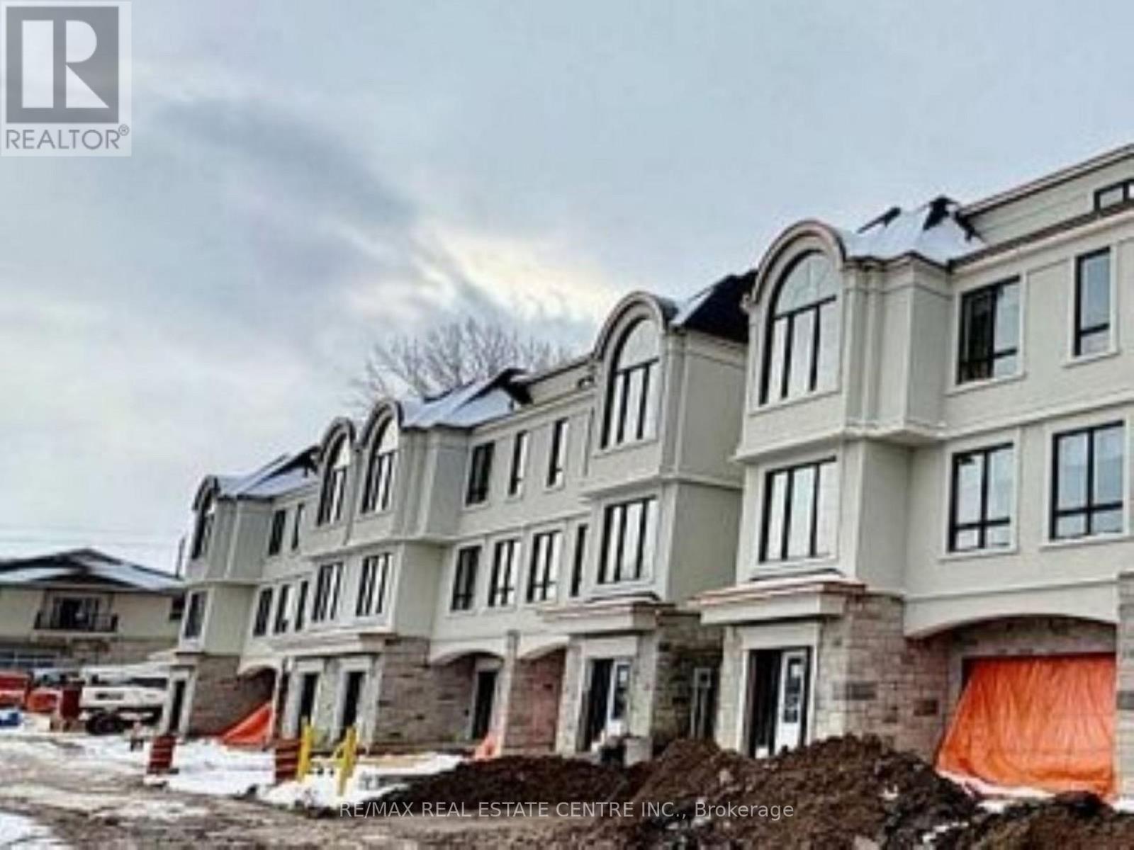 Th 3 - 15 Lake Street, Grimsby, Ontario  L3M 2G4 - Photo 4 - X12716752