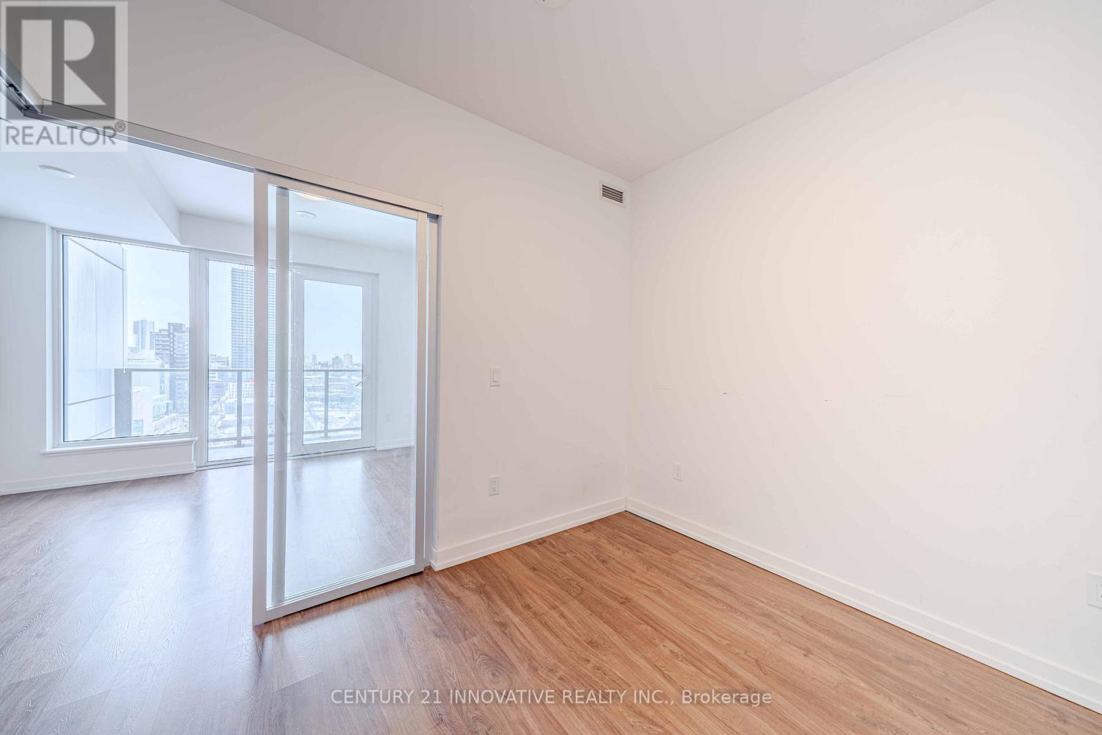 1005 - 15 Wellington Street S, Kitchener, Ontario  N2G 0E4 - Photo 17 - X12716884