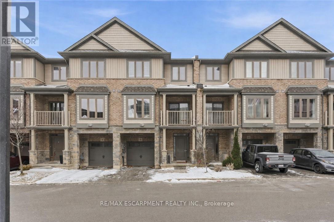 16 LAKEFRONT DRIVE, Hamilton, Ontario