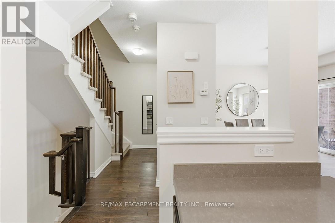 16 Lakefront Drive, Hamilton, Ontario  L8E 0J3 - Photo 11 - X12716890