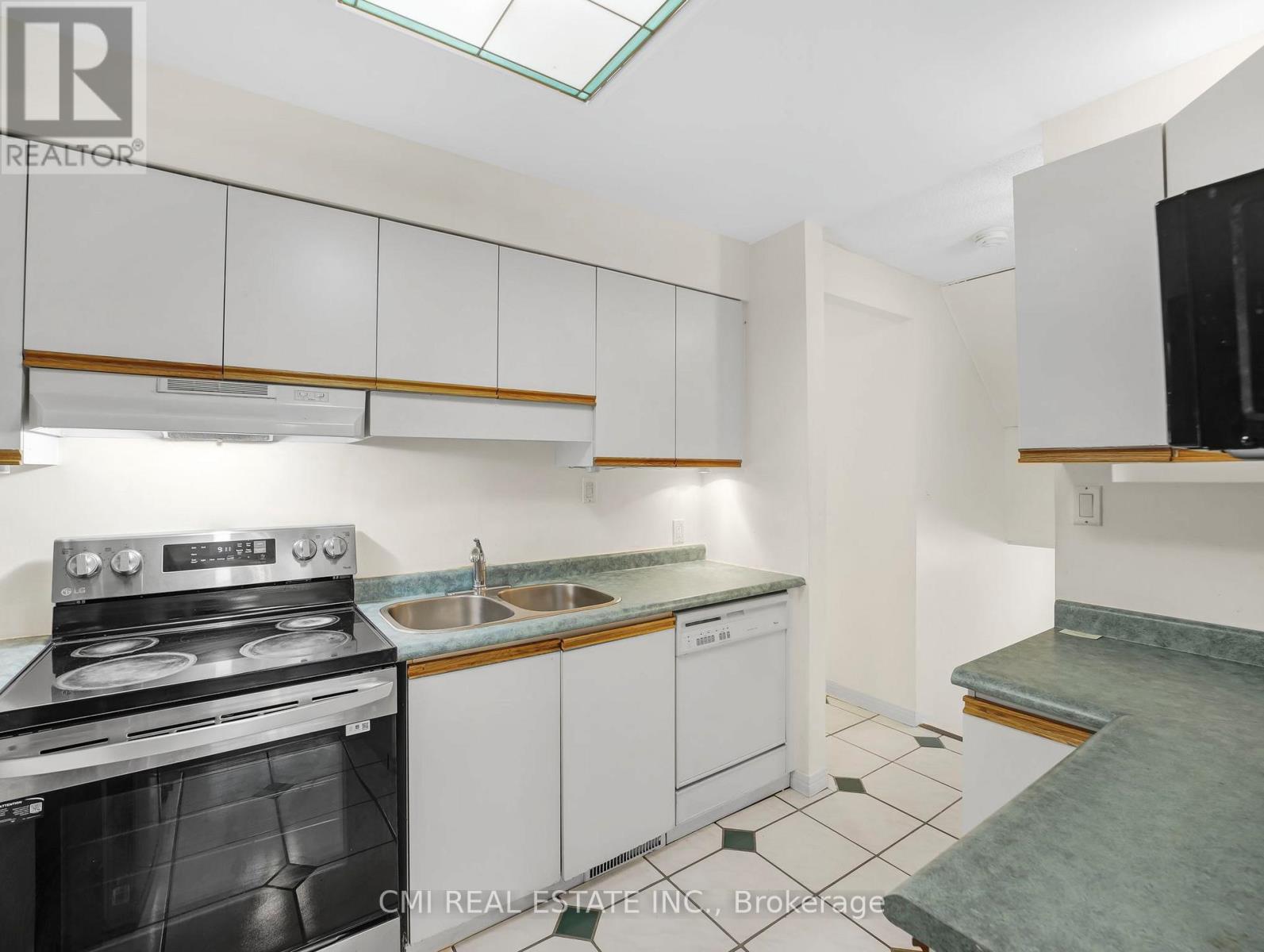 24 - 29 Paulander Drive, Kitchener, Ontario  N2M 5L2 - Photo 9 - X12716918