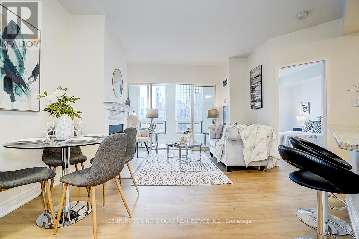 Lph2 - 25 Grenville Street, Toronto, Ontario  M4Y 2X5 - Photo 4 - C12646718