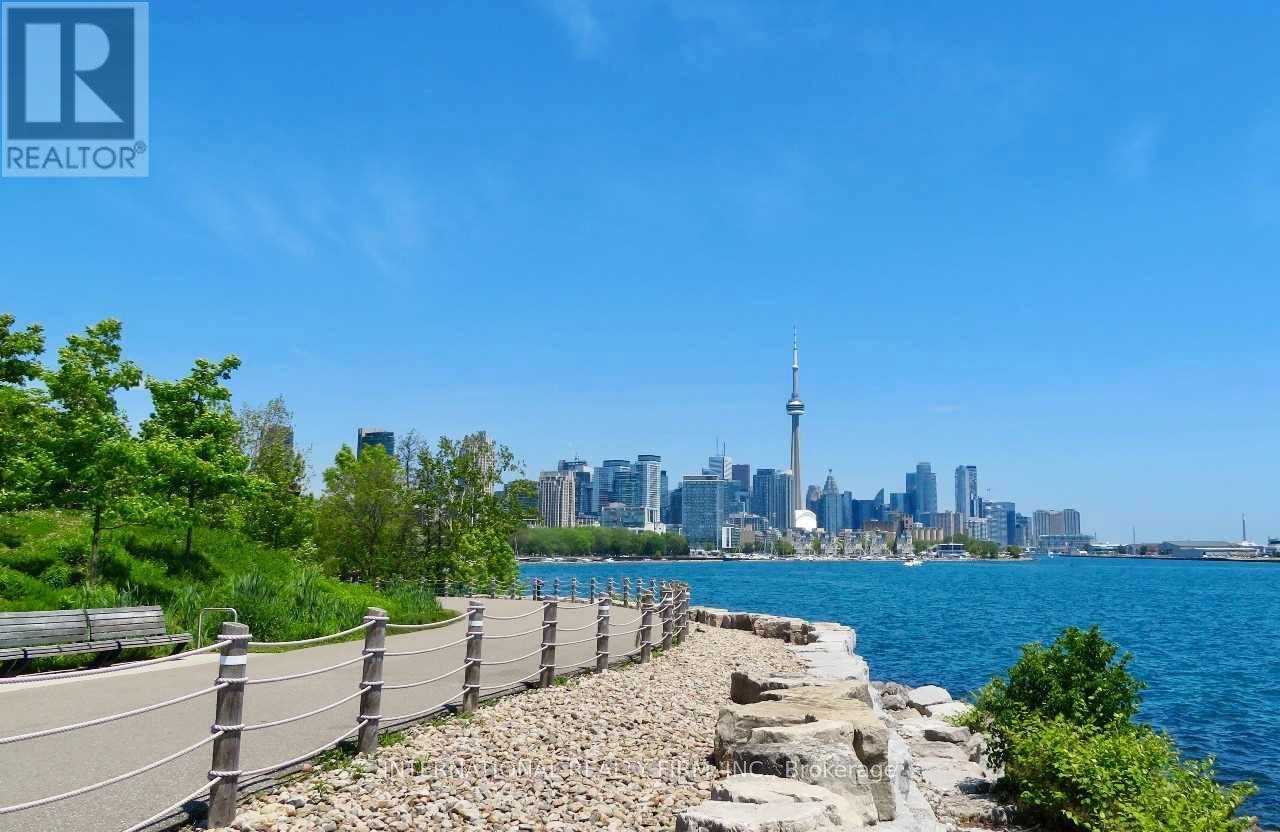 1112 - 215 Fort York Boulevard, Toronto, Ontario  M5V 4A2 - Photo 31 - C12696548