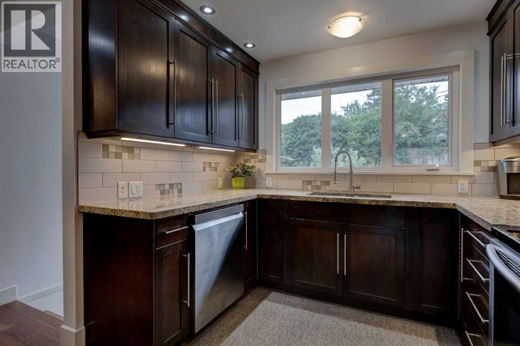 82 Gladys Ridge Road Sw, Calgary, Alberta  T3E 4J1 - Photo 10 - A2279179