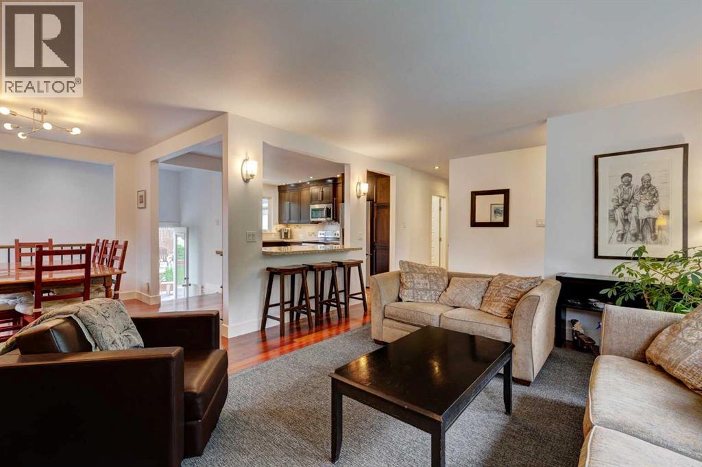 82 Gladys Ridge Road Sw, Calgary, Alberta  T3E 4J1 - Photo 4 - A2279179