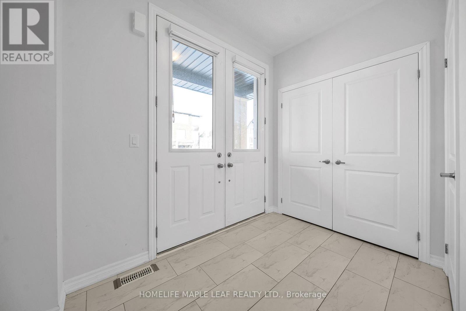 32 Camino Real Drive, Caledon, Ontario  L7C 1Z9 - Photo 4 - W12715996