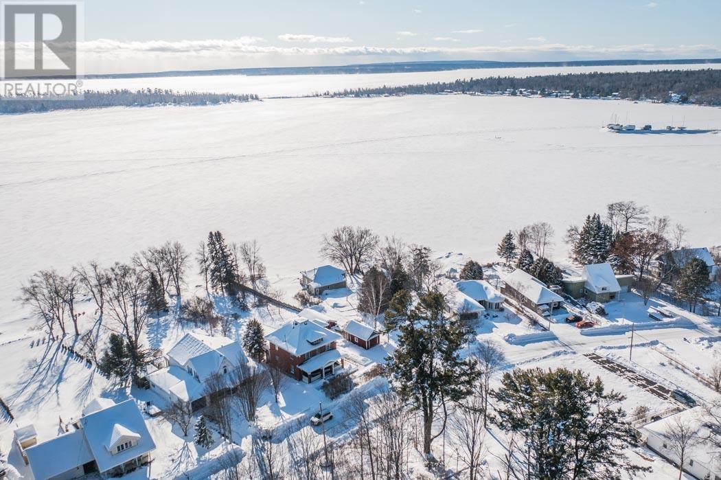 31 Taylor St, Bruce Mines, Ontario P0R 1C0 - Photo 4 - SM252467