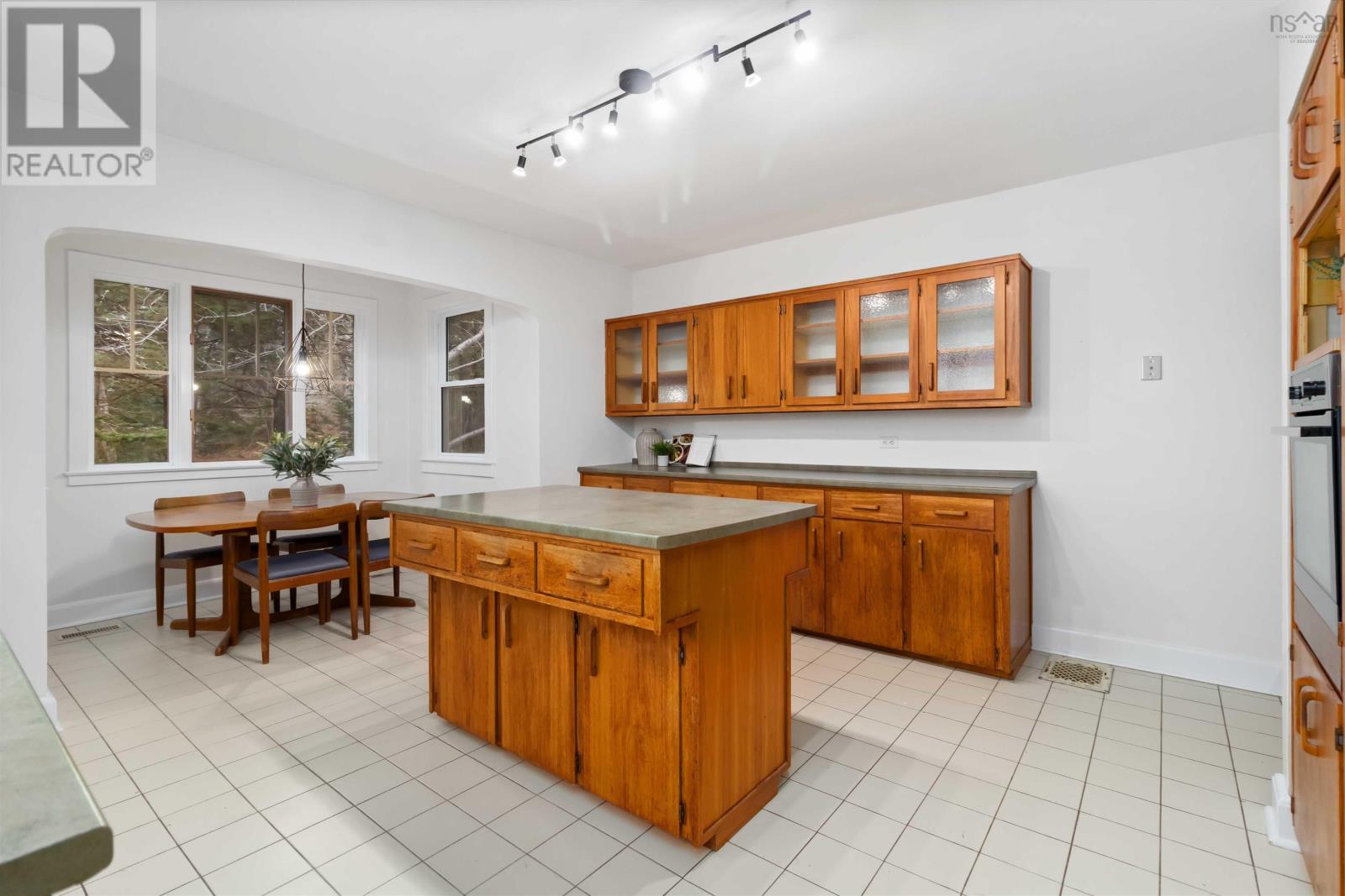 11 Lindsay Hill, Bedford, Nova Scotia  B4A 1N5 - Photo 11 - 202601226