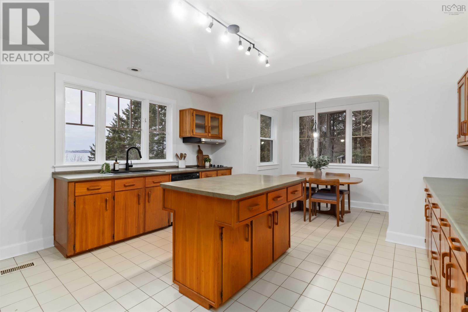 11 Lindsay Hill, Bedford, Nova Scotia  B4A 1N5 - Photo 17 - 202601226