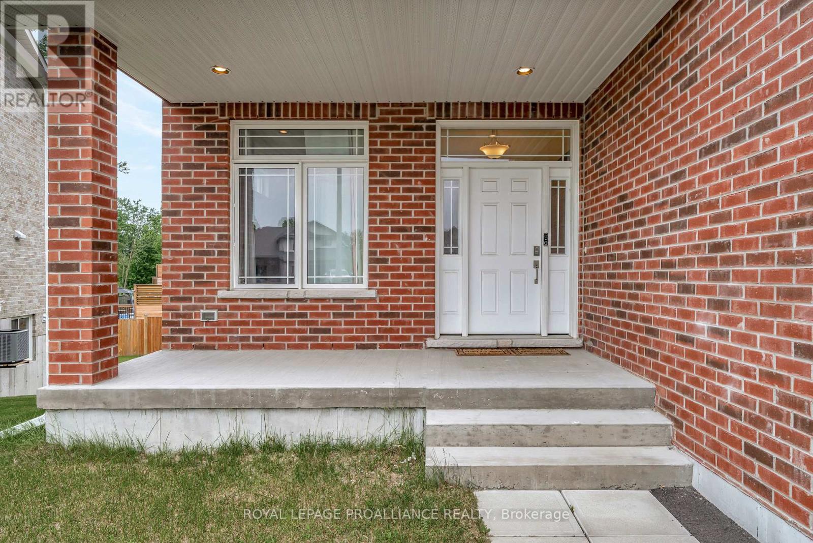 54 Lanark Drive, Belleville, Ontario  K8N 0G7 - Photo 3 - X12717090