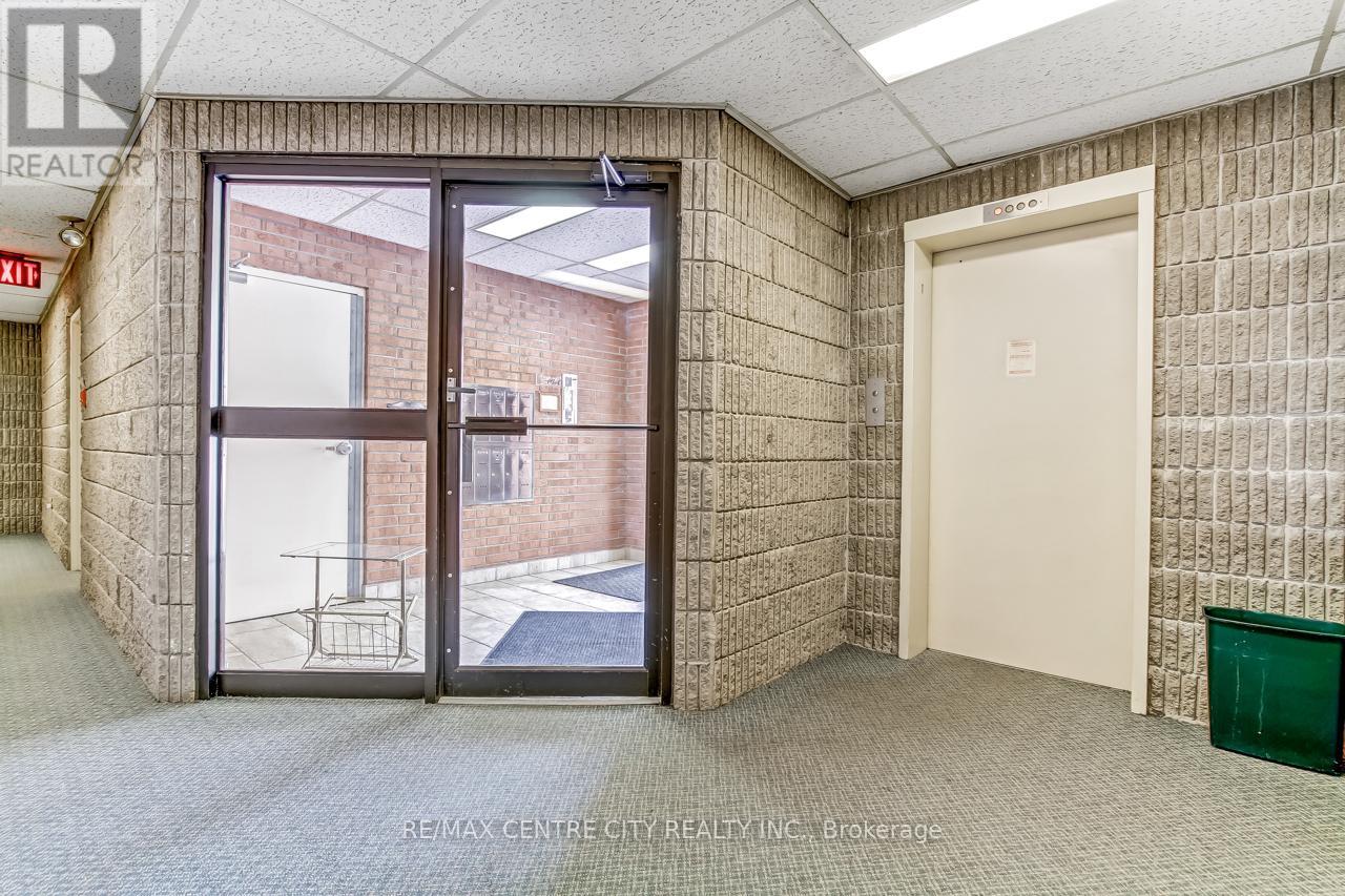 11 - 125 Elm Street, St. Thomas, Ontario  N5R 1H9 - Photo 2 - X12717104